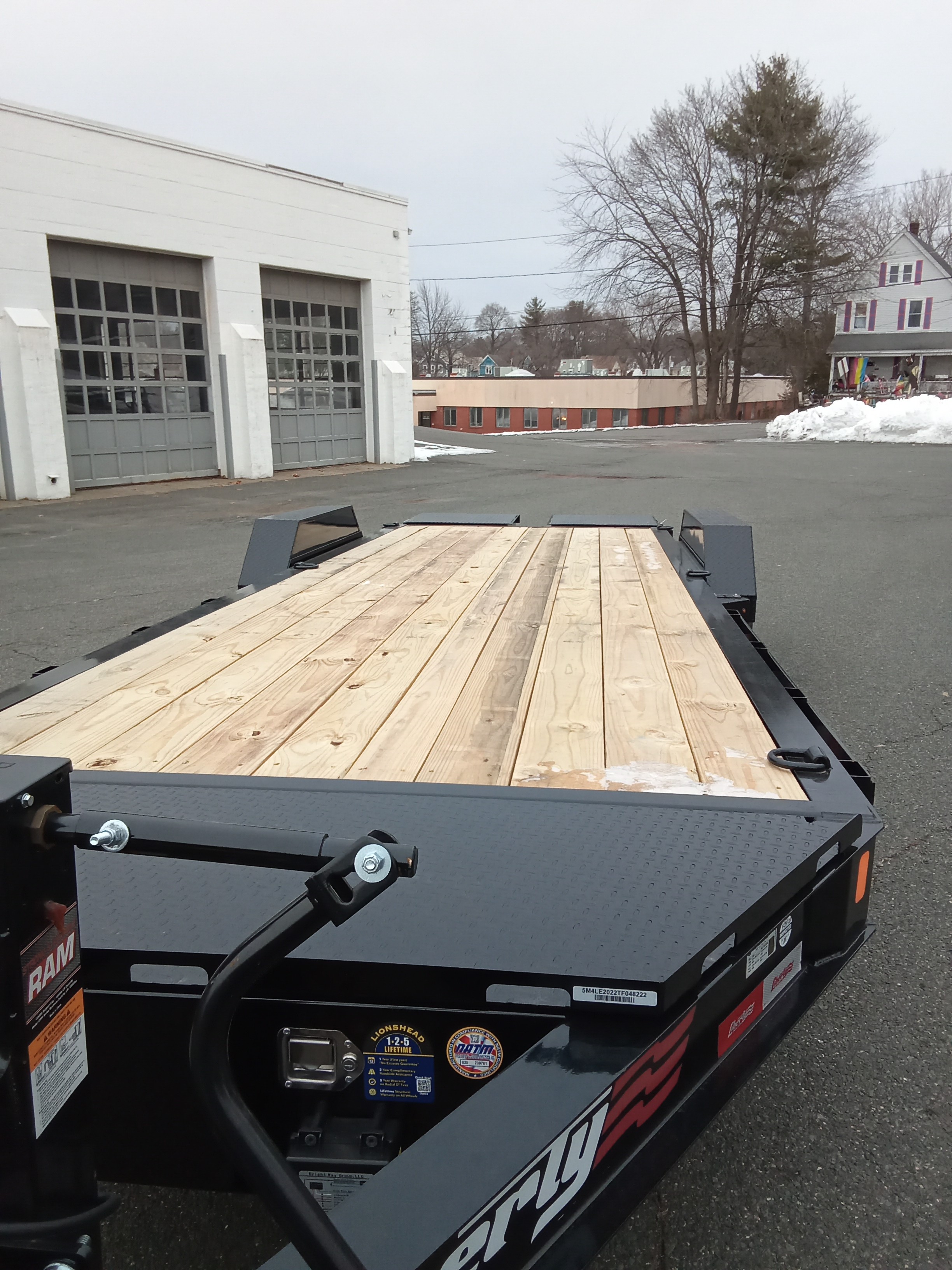 17.5K Dovetail Trailer photo 3