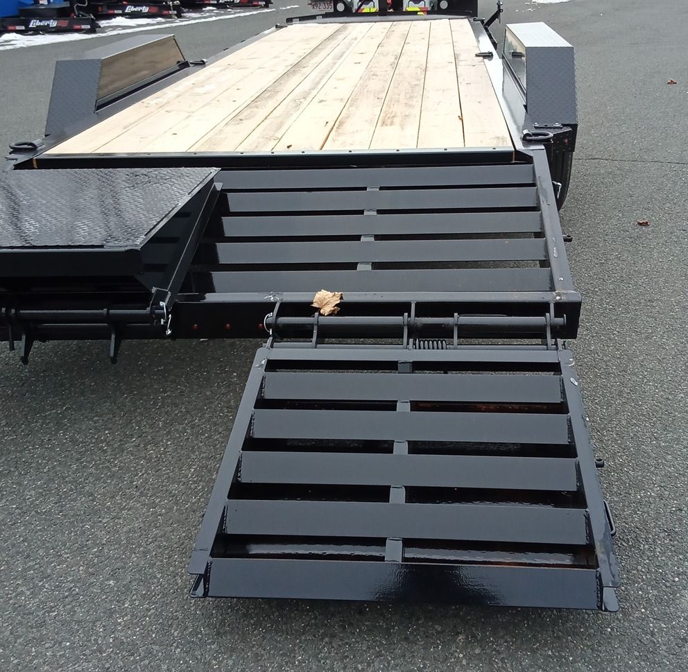 17.5K Dovetail Trailer photo 5