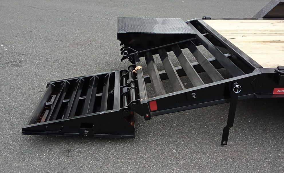 17.5K Dovetail Trailer photo 6