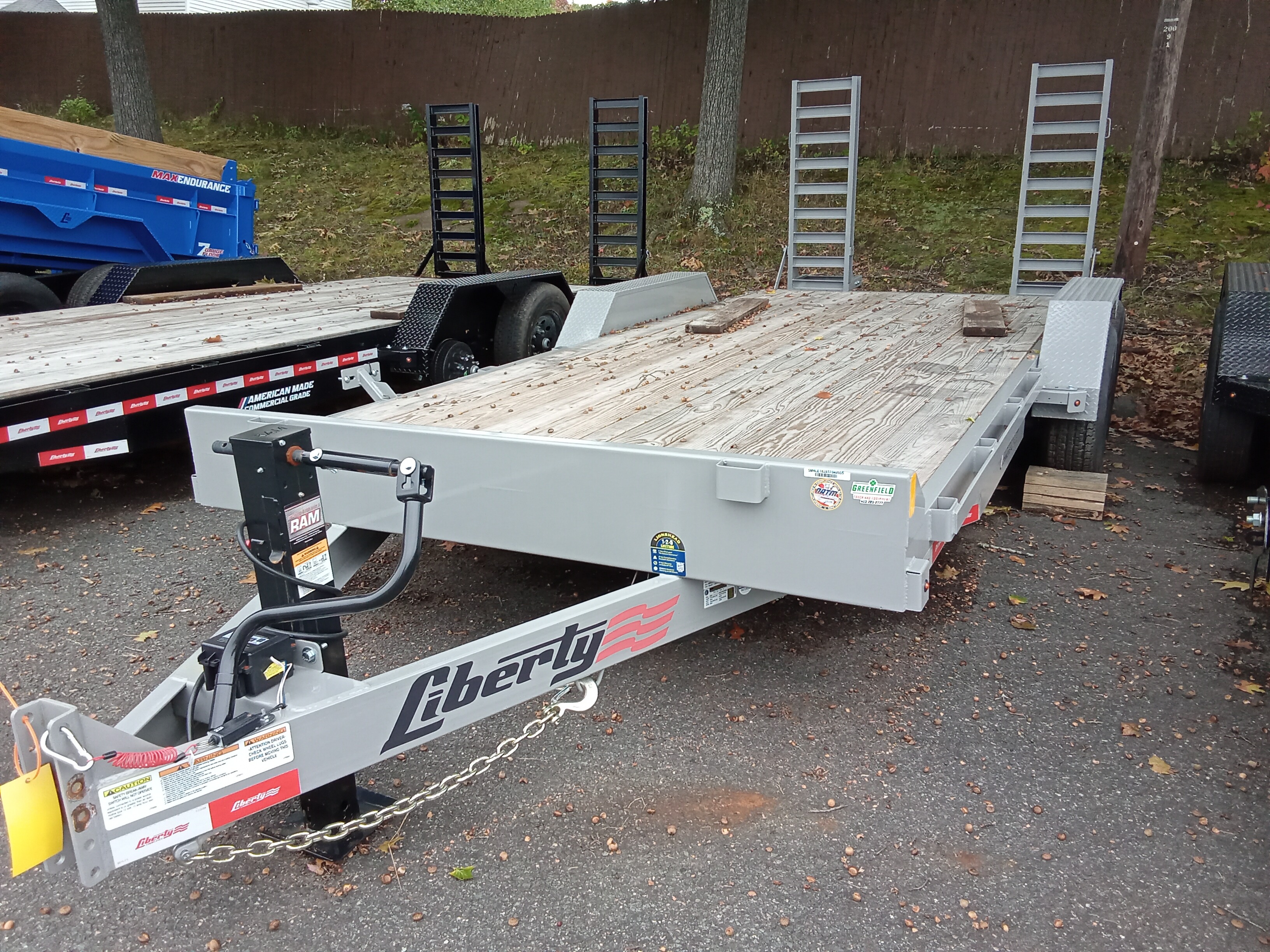 14K Dovetail Trailer photo 3