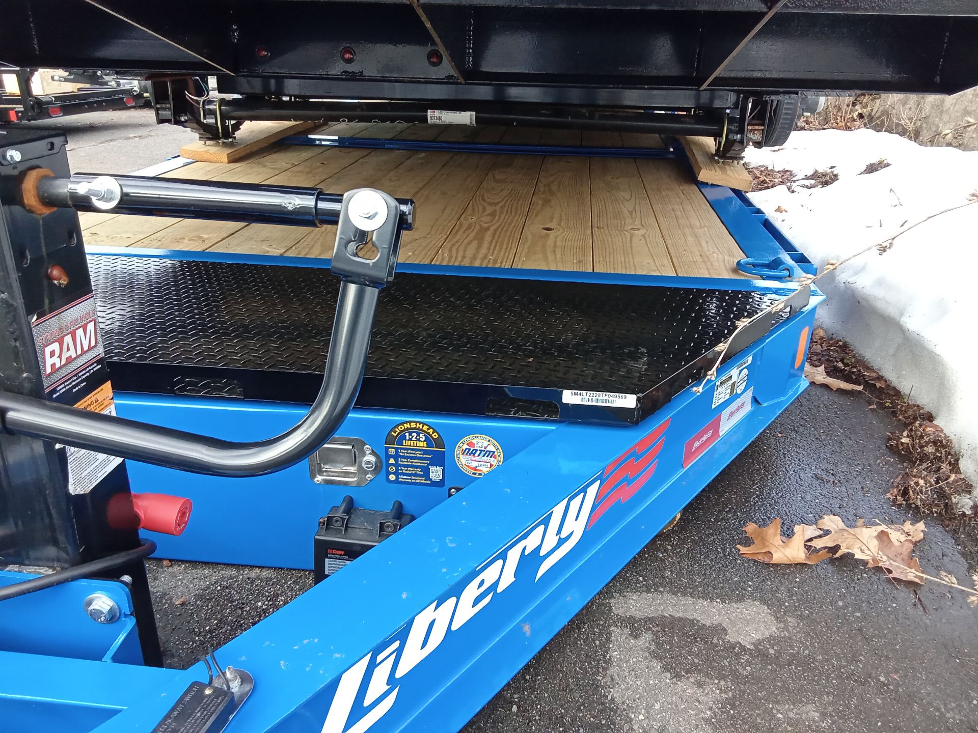 15.4K Tilt Trailer photo 3