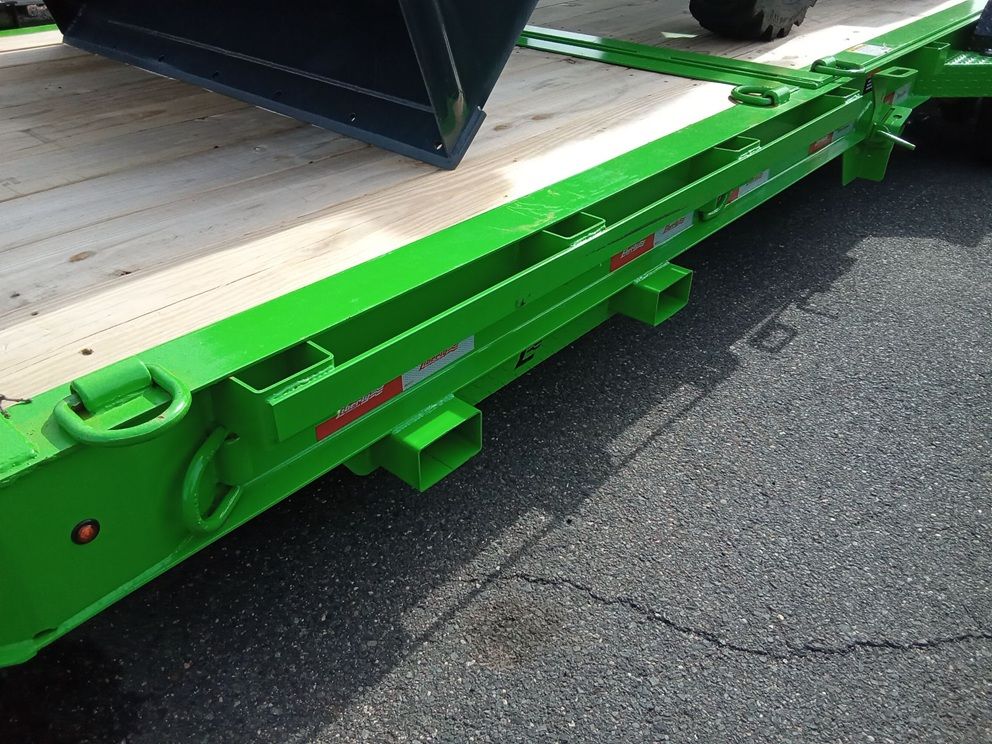 17.5K Tilt Trailer photo 4