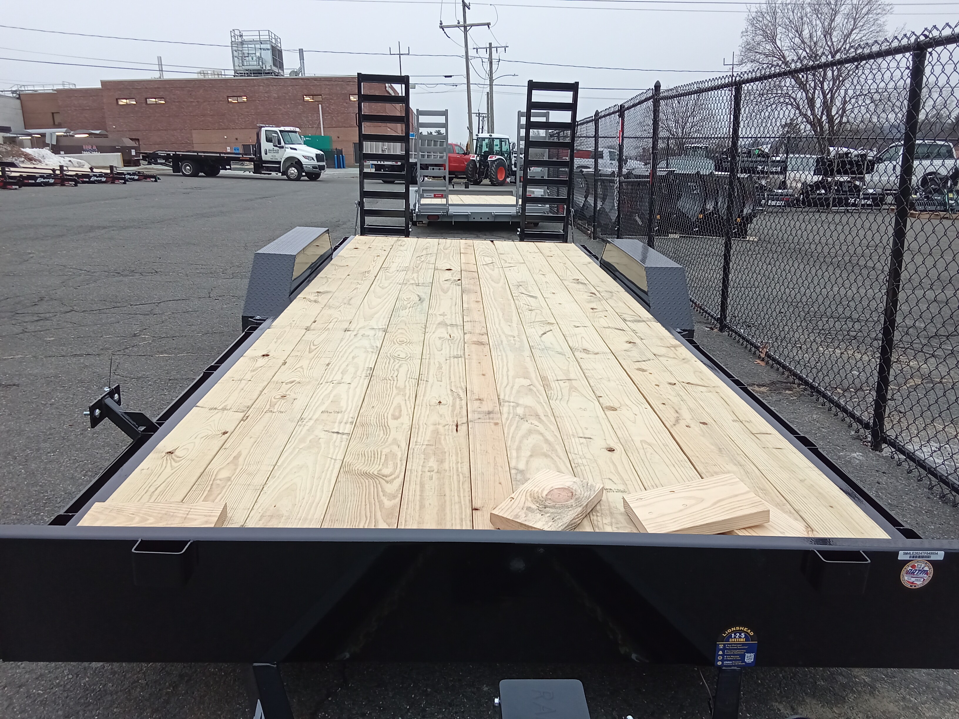 14K Dovetail Trailer photo 7