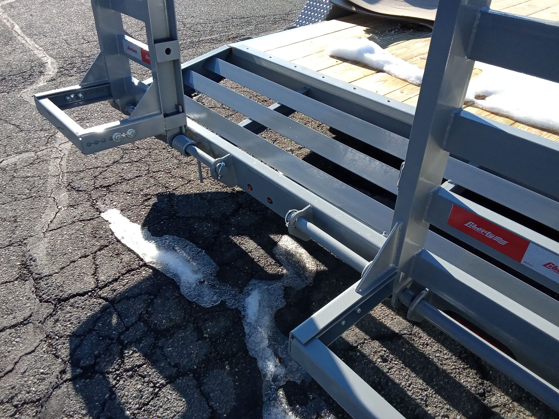 14K Dovetail Trailer photo 2