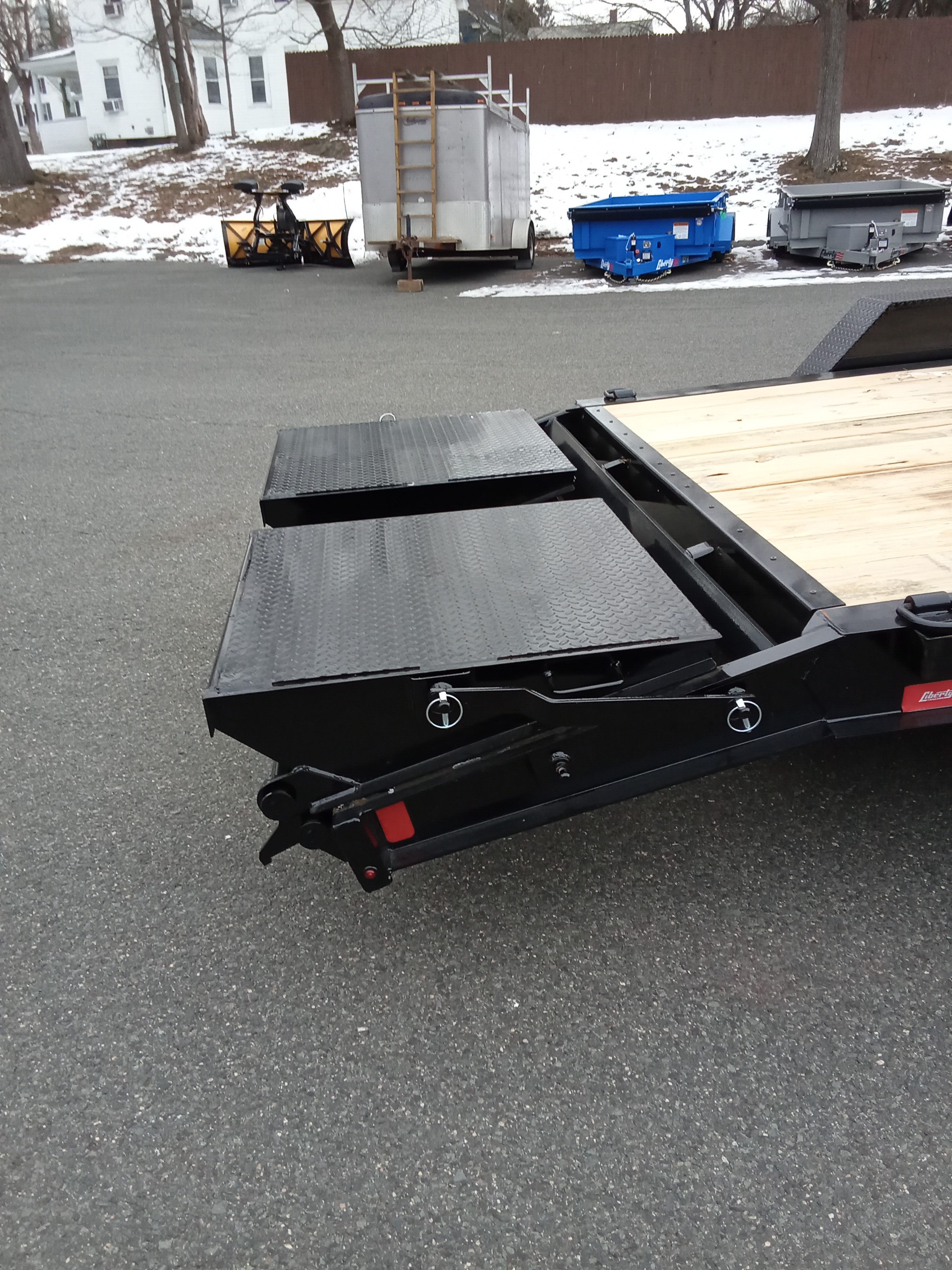 17.5K Dovetail Trailer photo 9