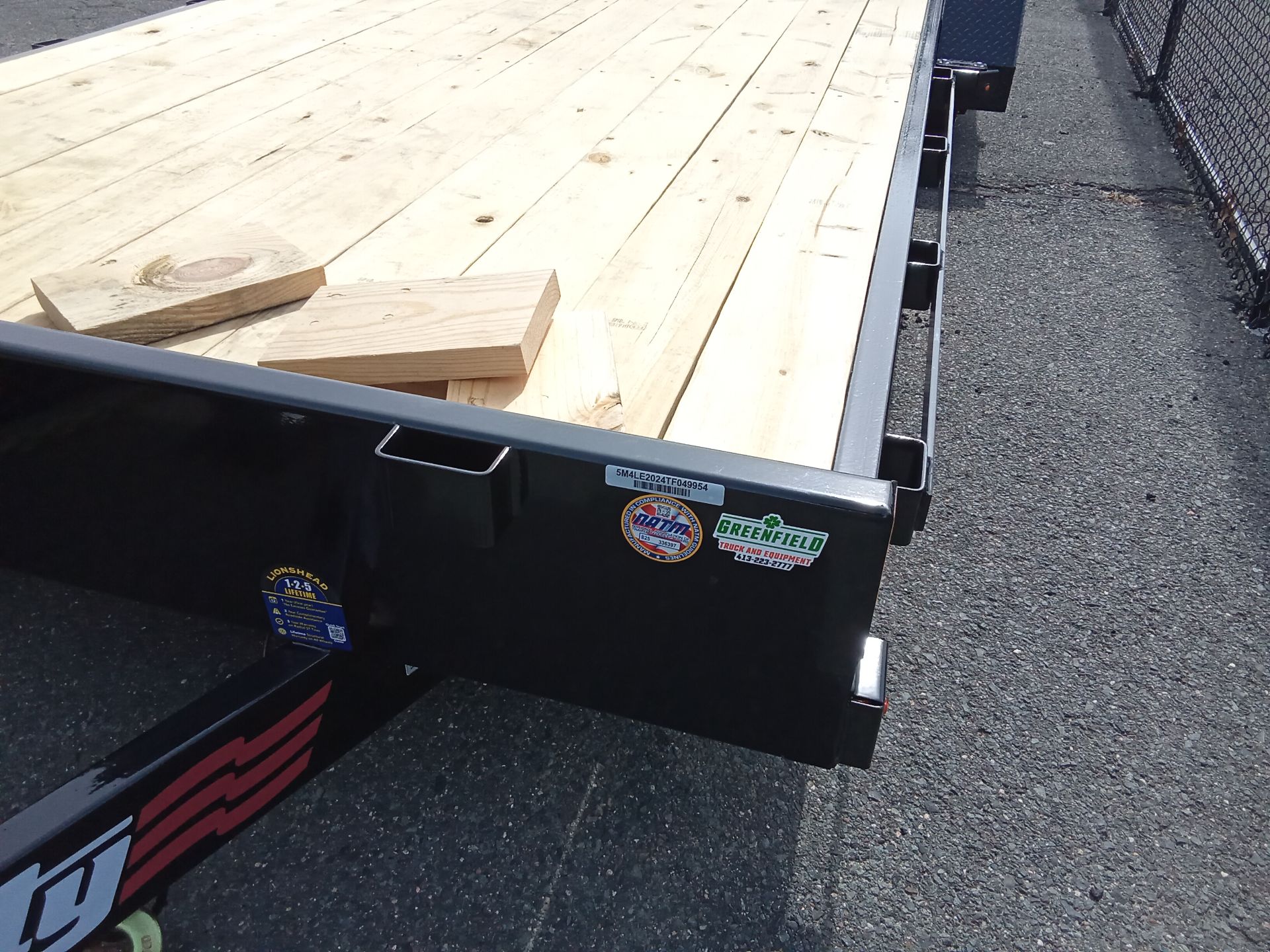 14K Dovetail Trailer photo 5