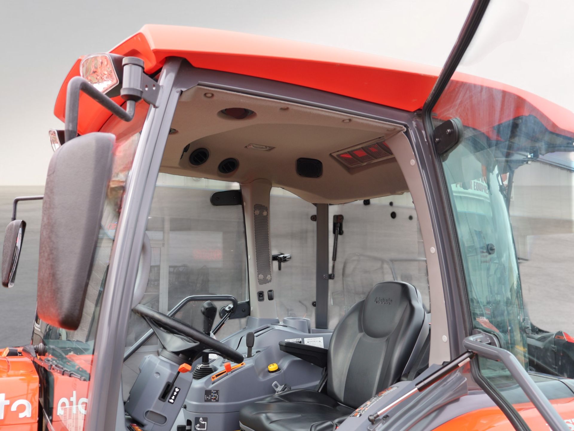 2024 Kubota L6060 HSTC 4WD with CAB in Beaver Dam, Wisconsin - Photo 15