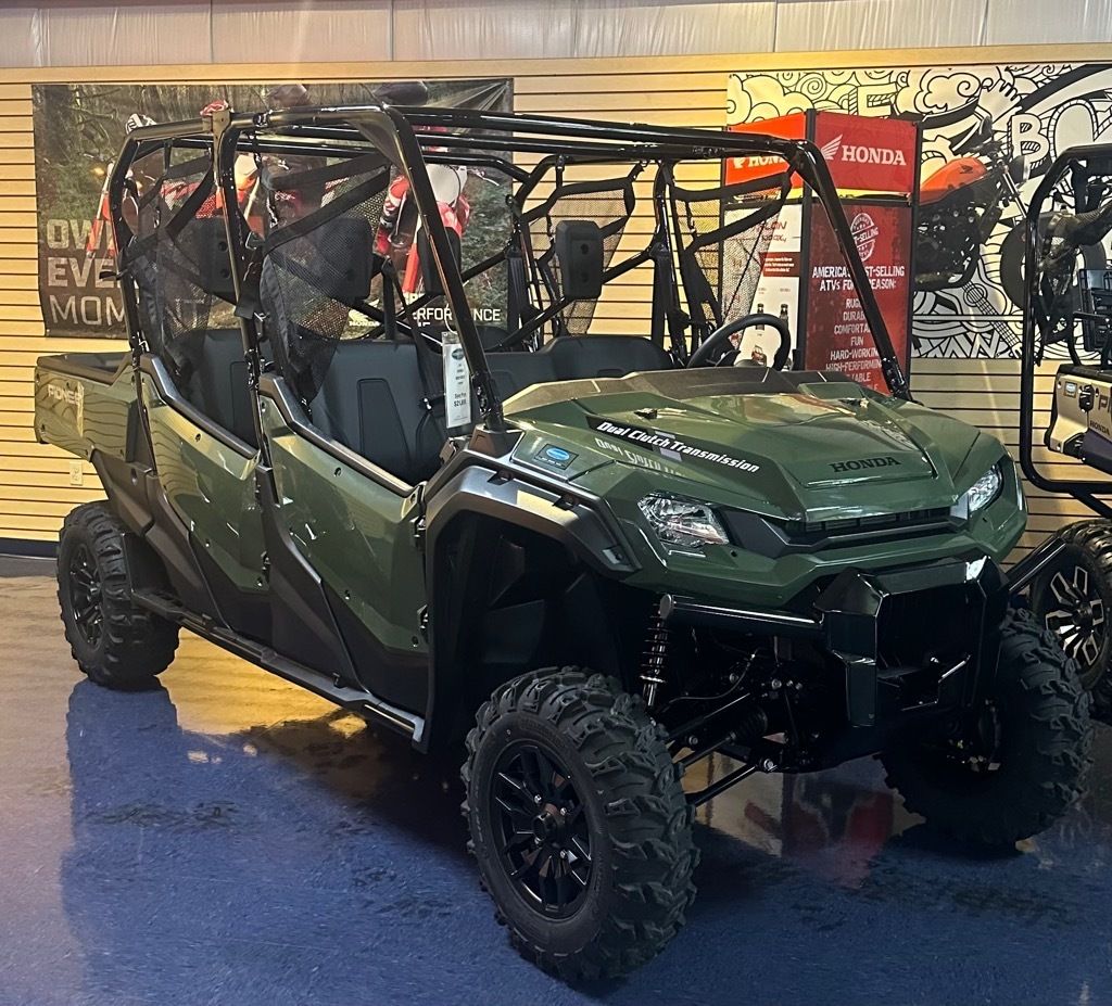 2023 Honda Pioneer 1000-6 Deluxe Crew in Beaver Dam, Wisconsin - Photo 1