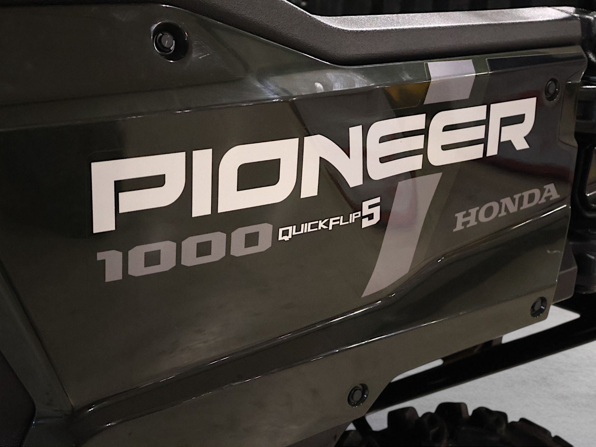 2024 Honda Pioneer 1000-5 Deluxe in Beaver Dam, Wisconsin - Photo 10