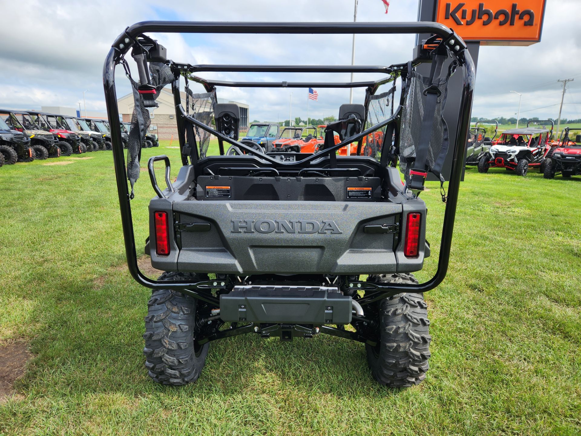 2024 Honda Pioneer 1000-5 Deluxe in Beaver Dam, Wisconsin - Photo 7