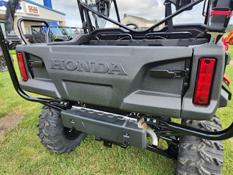 2024 Honda Pioneer 1000-5 Deluxe in Beaver Dam, Wisconsin - Photo 10