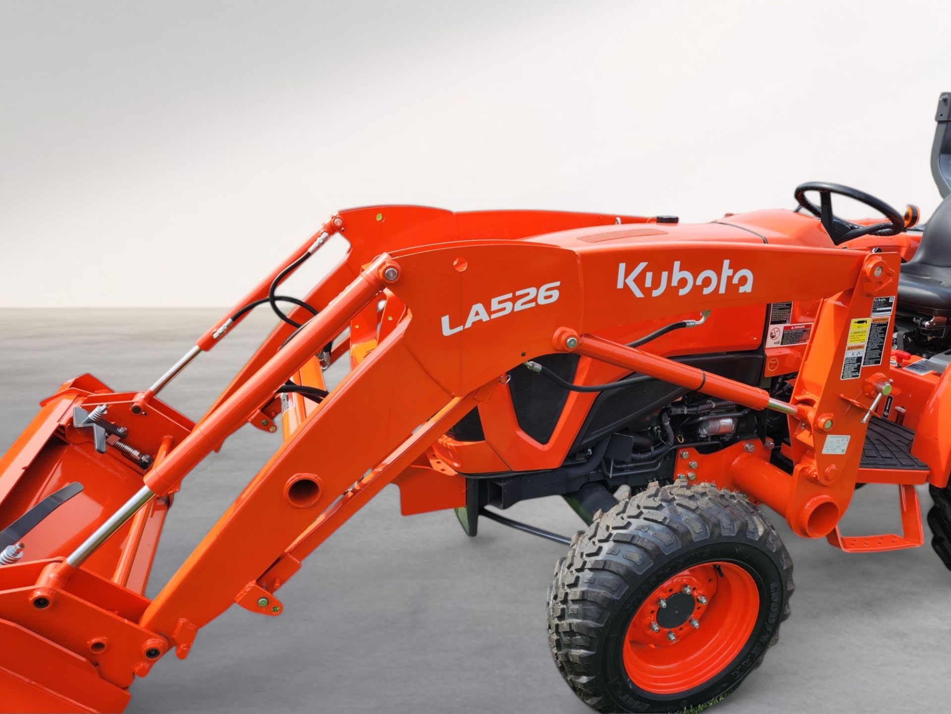 2024 Kubota L3302 HST 4WD in Beaver Dam, Wisconsin - Photo 12