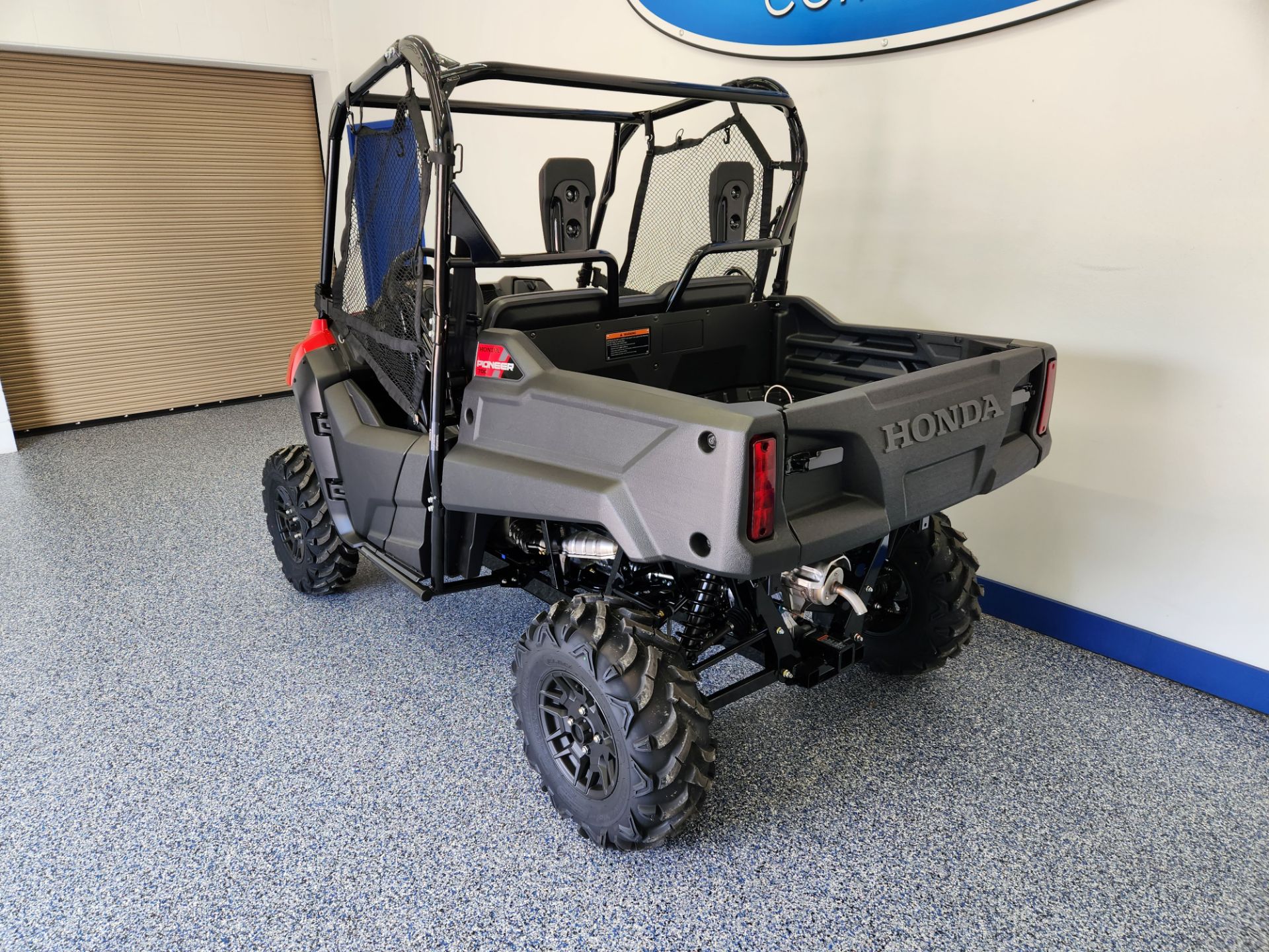 2025 Honda Pioneer 700 Deluxe in Beaver Dam, Wisconsin - Photo 6