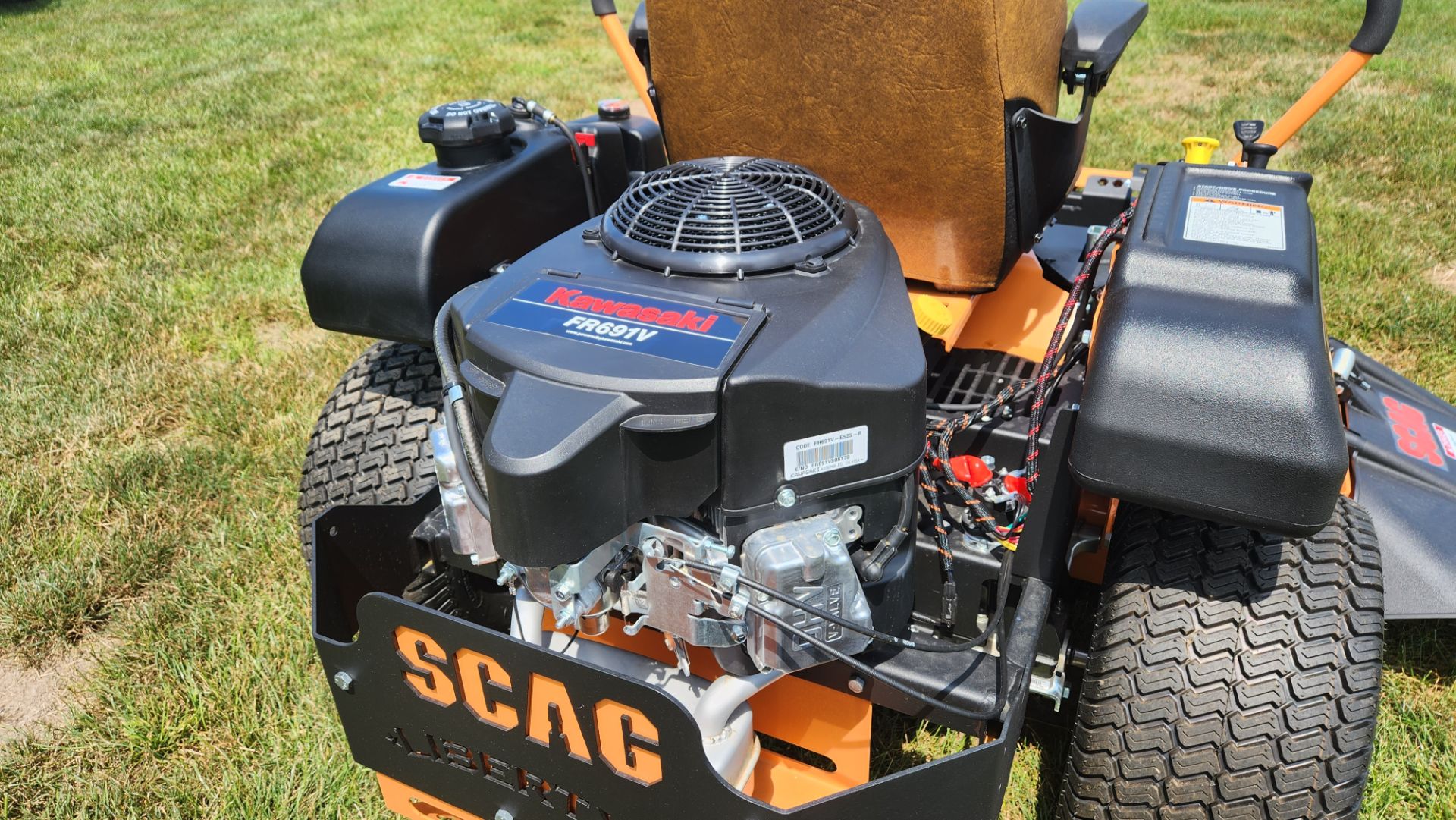 2024 SCAG Power Equipment Liberty Z 52 in. Kawasaki FR 23 hp in Beaver Dam, Wisconsin - Photo 9