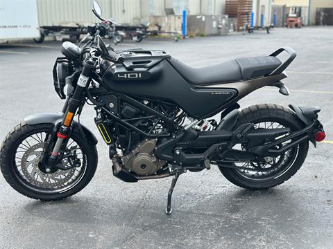 SVARTPILEN 401 2023年モデル 2023 Husqvarna® Svartpilen 401 | Crossroad Powersports
