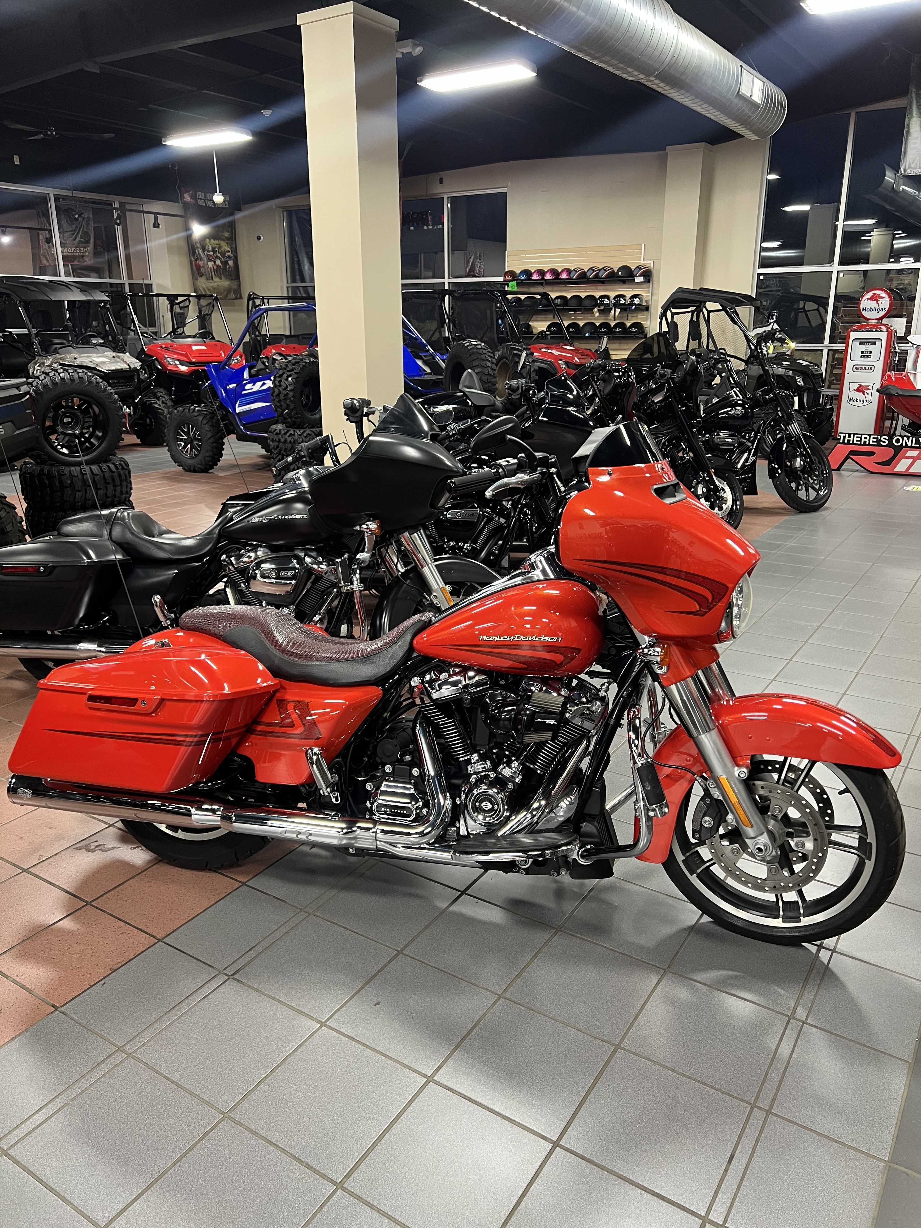 Used 2017 Harley-Davidson Street Glide® Special, North Tonawanda