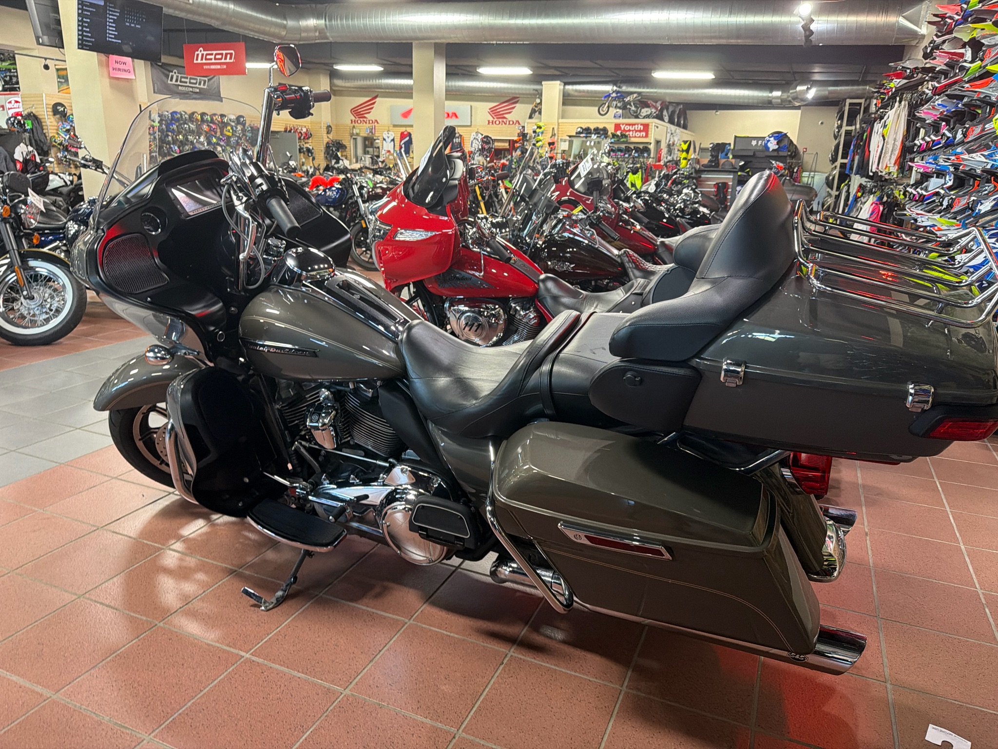2018 Harley-Davidson Road Glide® Ultra 3
