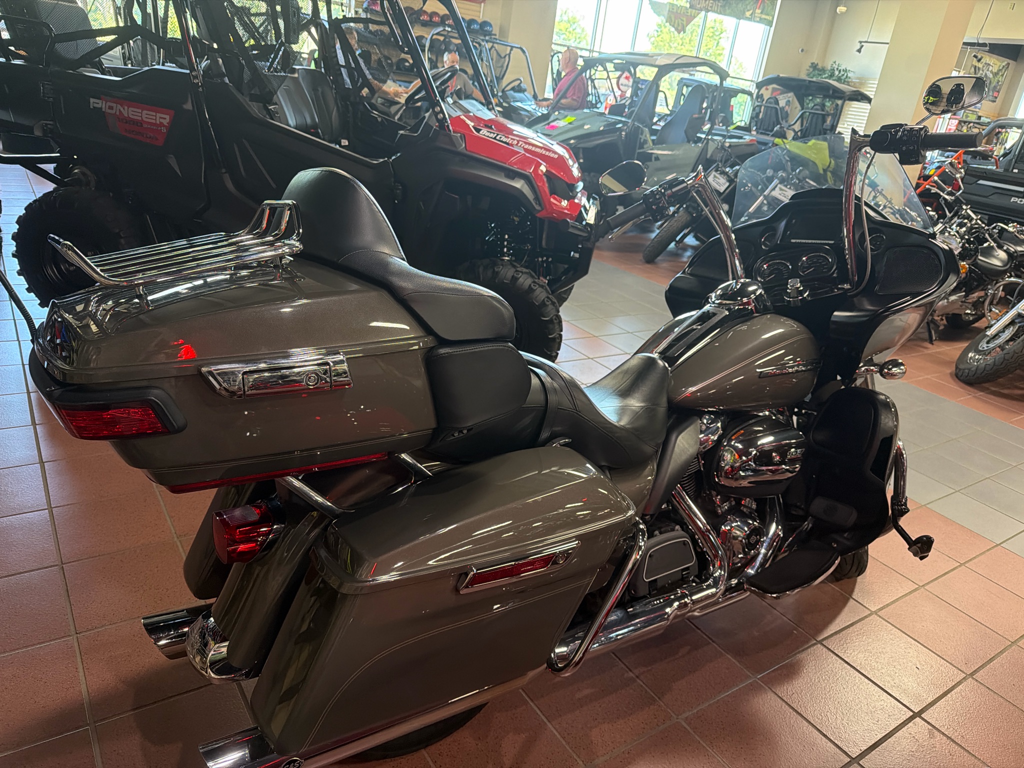 2018 Harley-Davidson Road Glide® Ultra 5