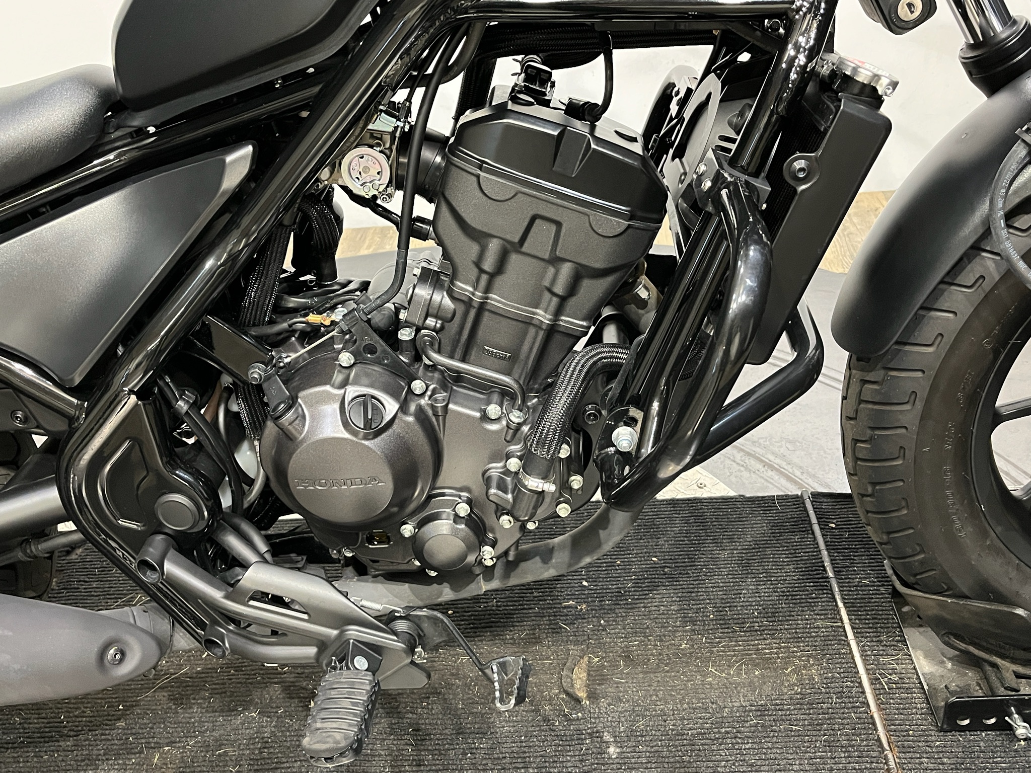 2023 Honda Rebel 300 3