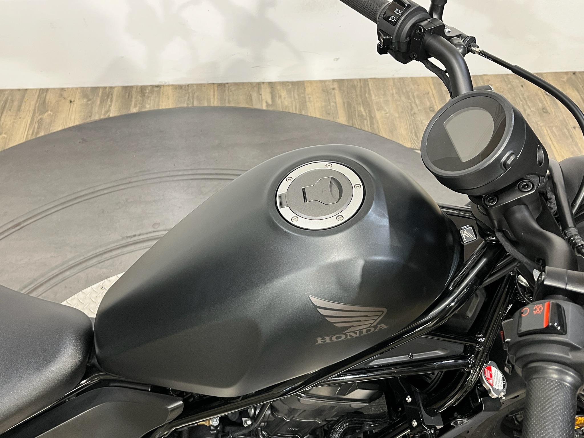 2023 Honda Rebel 300 10