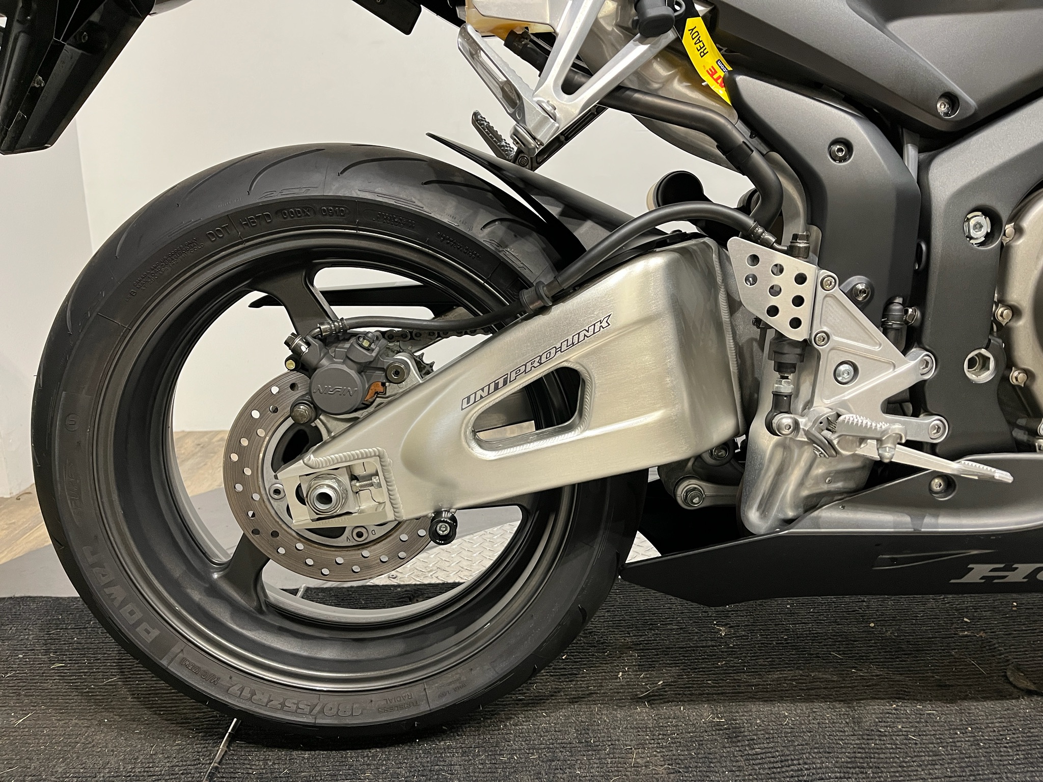 2005 Honda CBR®600RR 6