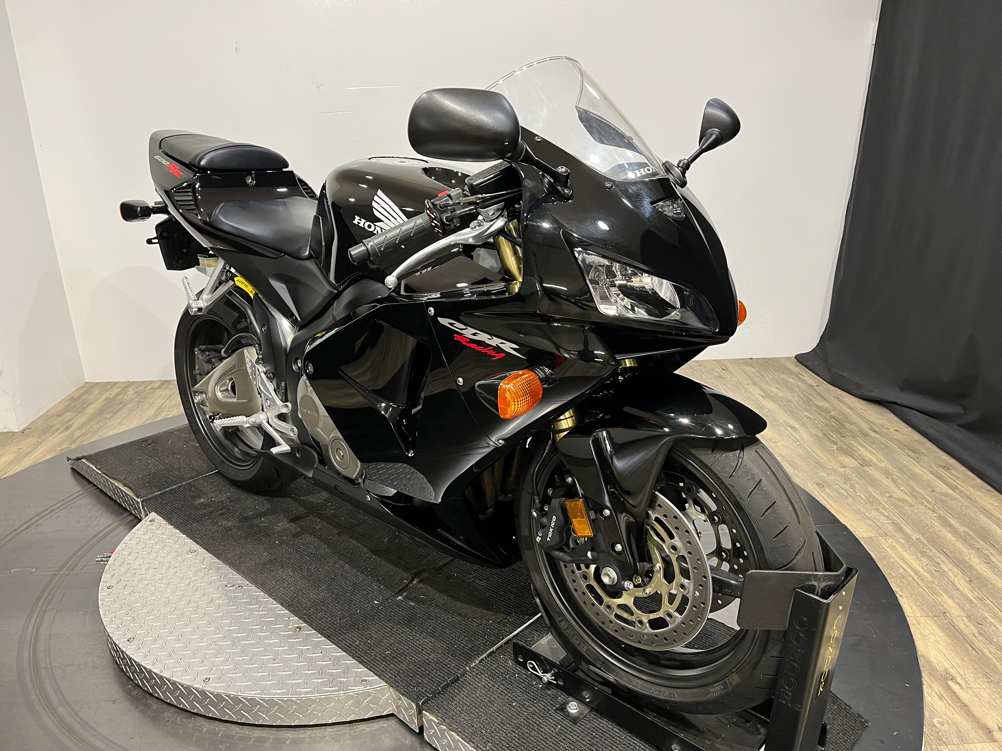 2005 Honda CBR®600RR 10