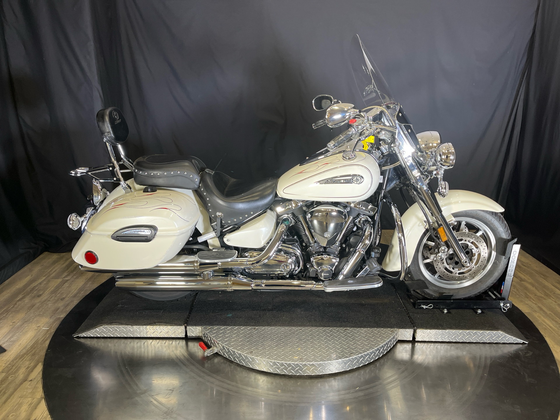 2012 Yamaha Road Star Silverado S Used Motorcycle for Sale Wauconda Illinois, image size:1920x1440