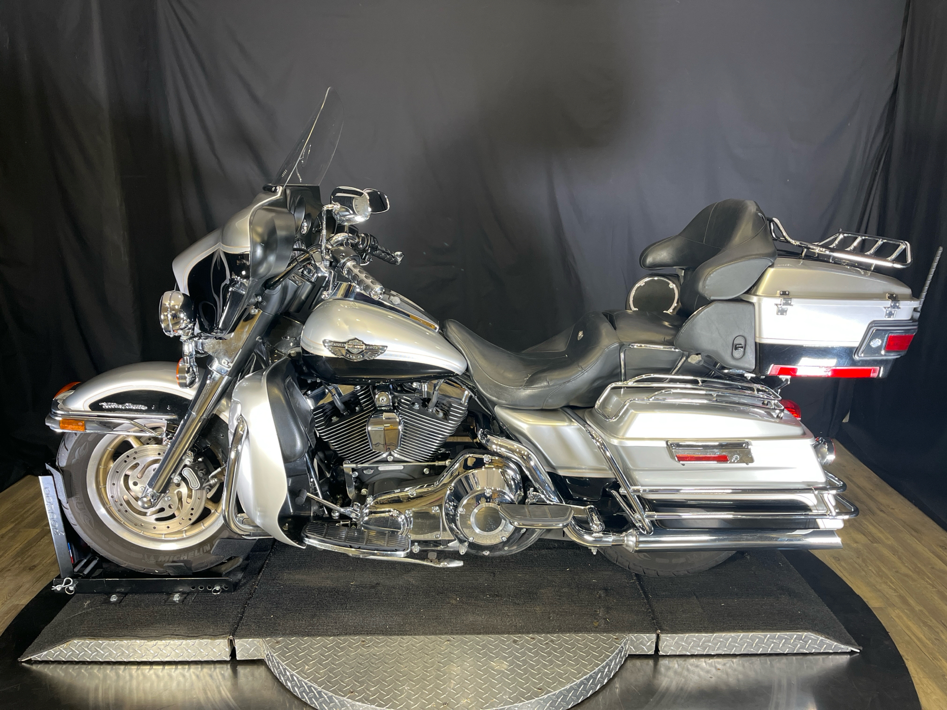 2003 Harley-Davidson FLHTC/FLHTCI Electra Glide® Classic, Wauconda