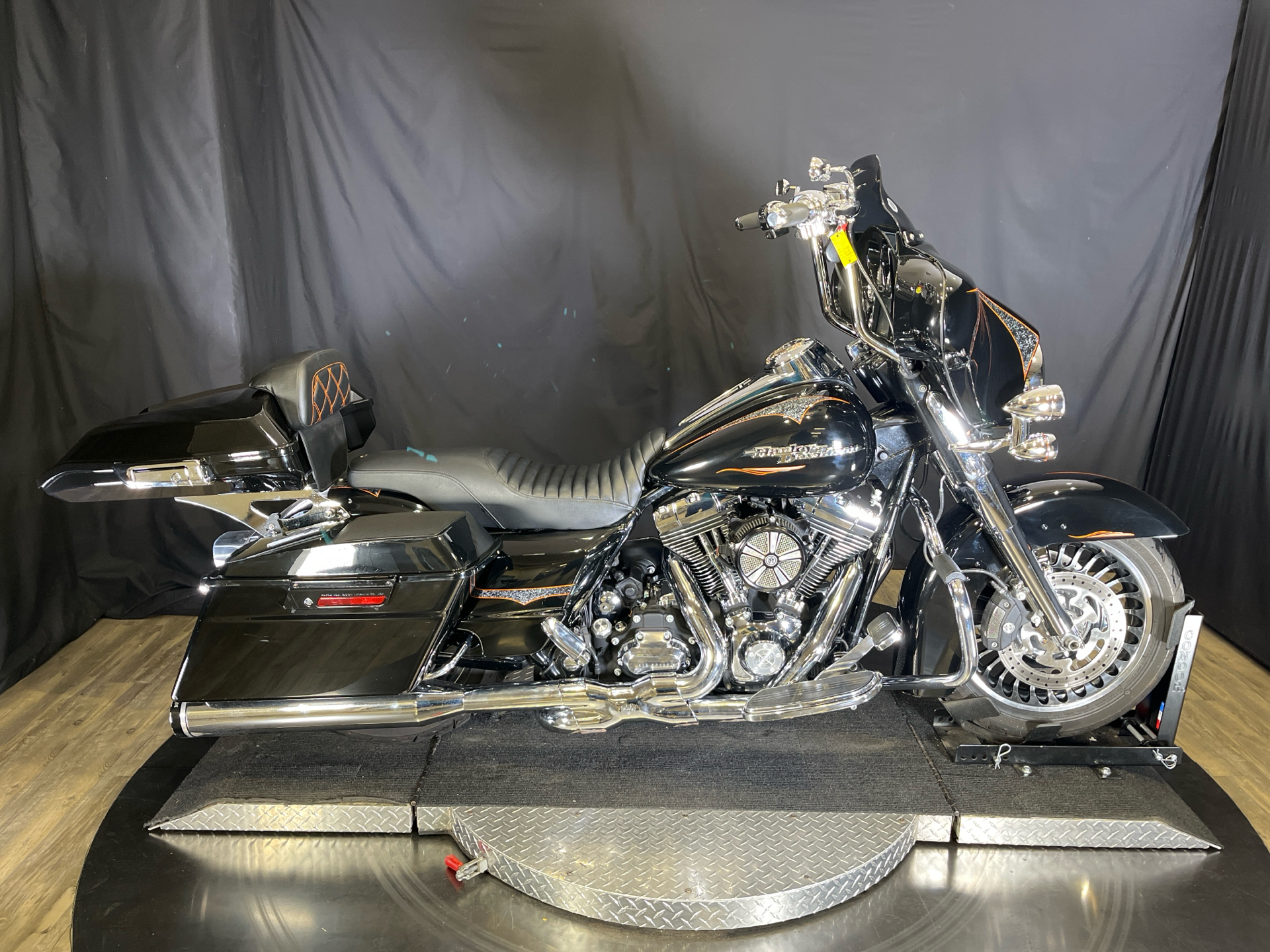 ヤッコカウル Harley-Davidson 2025 Harley-Davidson® FLHXU - Street Glide® Ultra | Loess