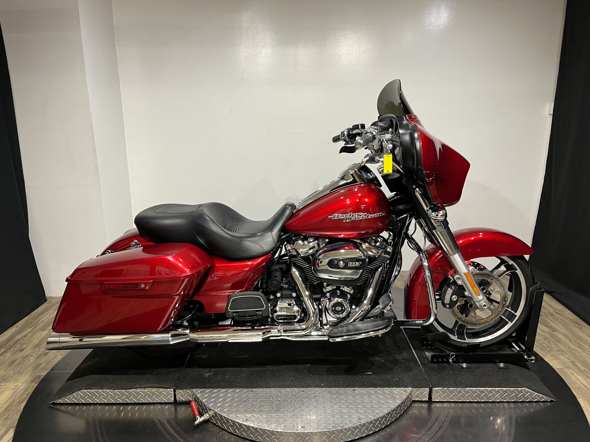2018 Harley-Davidson Street Glide® 1