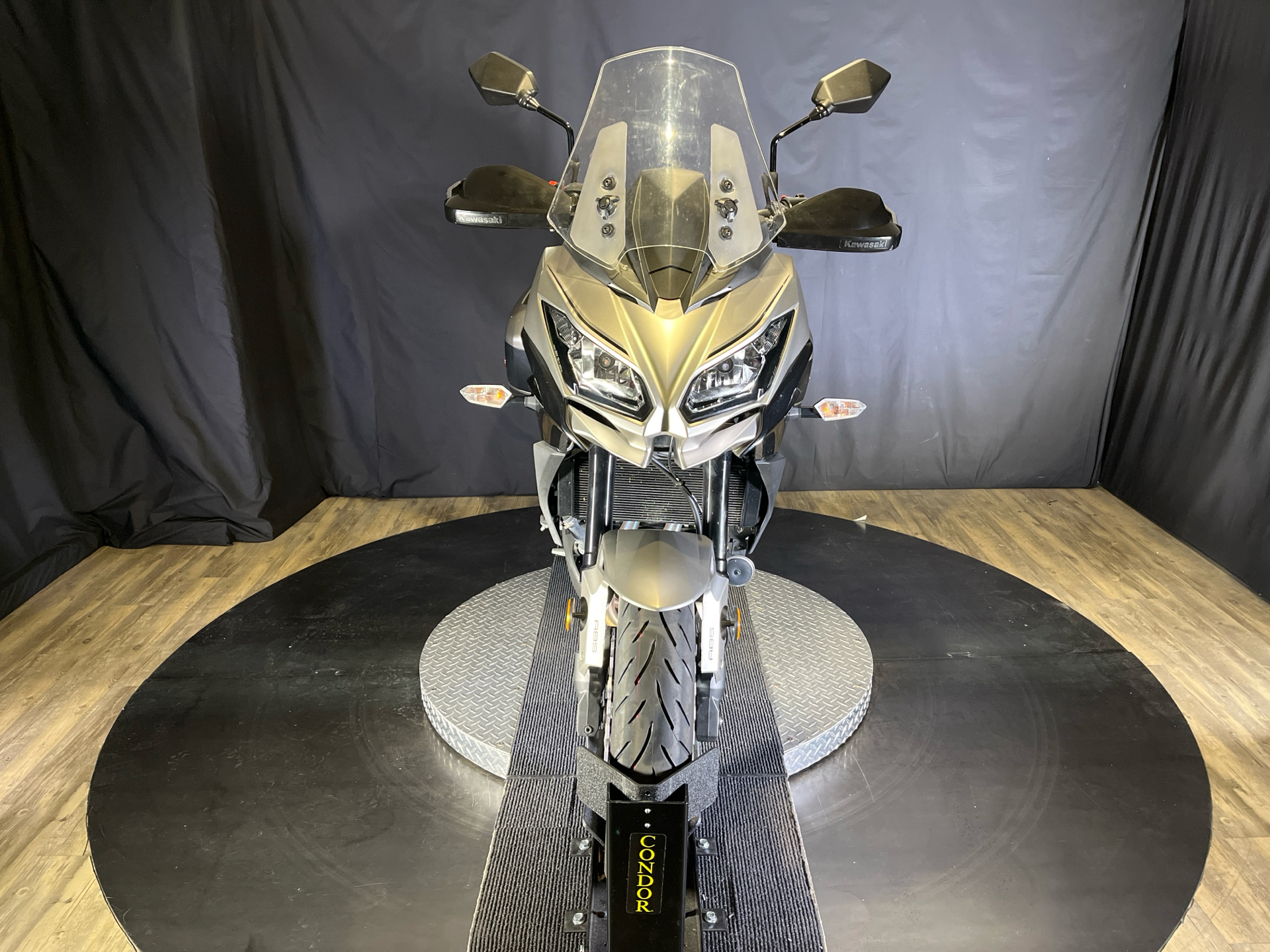 リリー New Kawasaki Ninja 650 MY17 - Official Video - YouTube