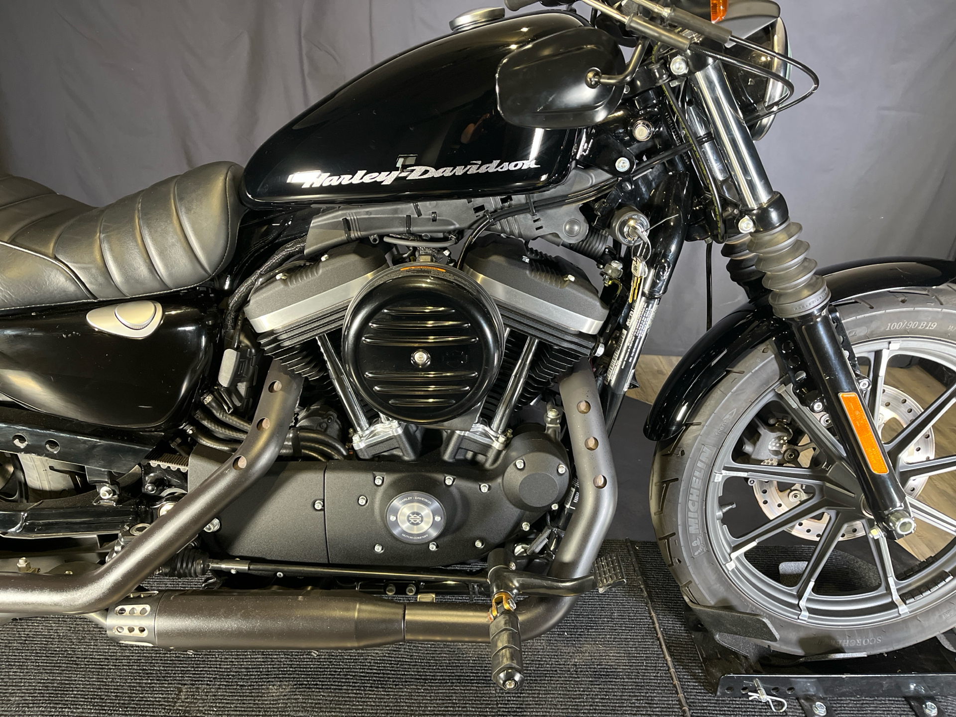 厳かなモノリス　PLD 2021 Harley-Davidson® FXBBS - Street Bob® 114 | Battleship