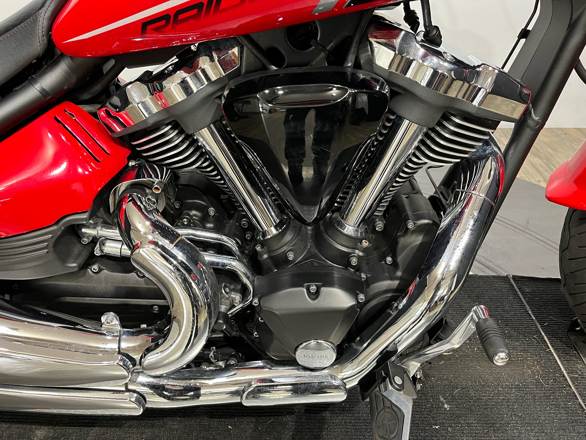2014 Yamaha Raider photo 3