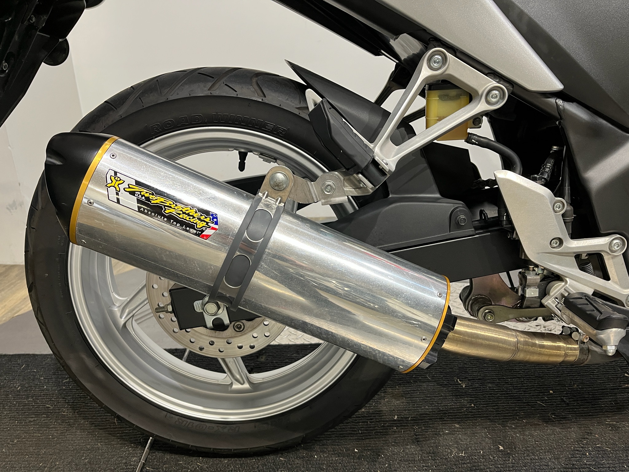 2011 Honda CBR®250R 7