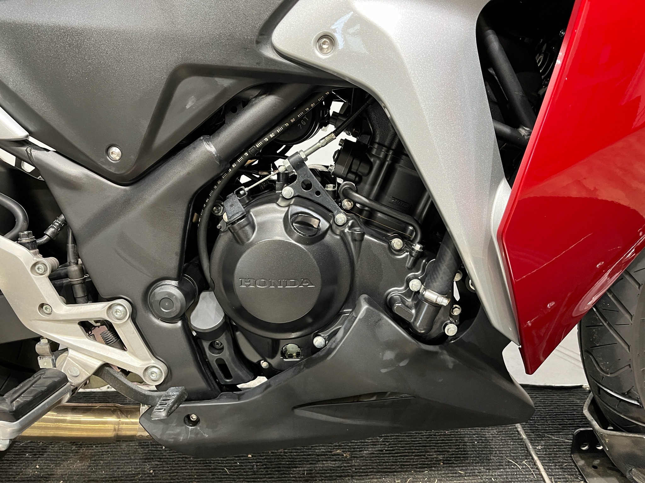 2011 Honda CBR®250R 8