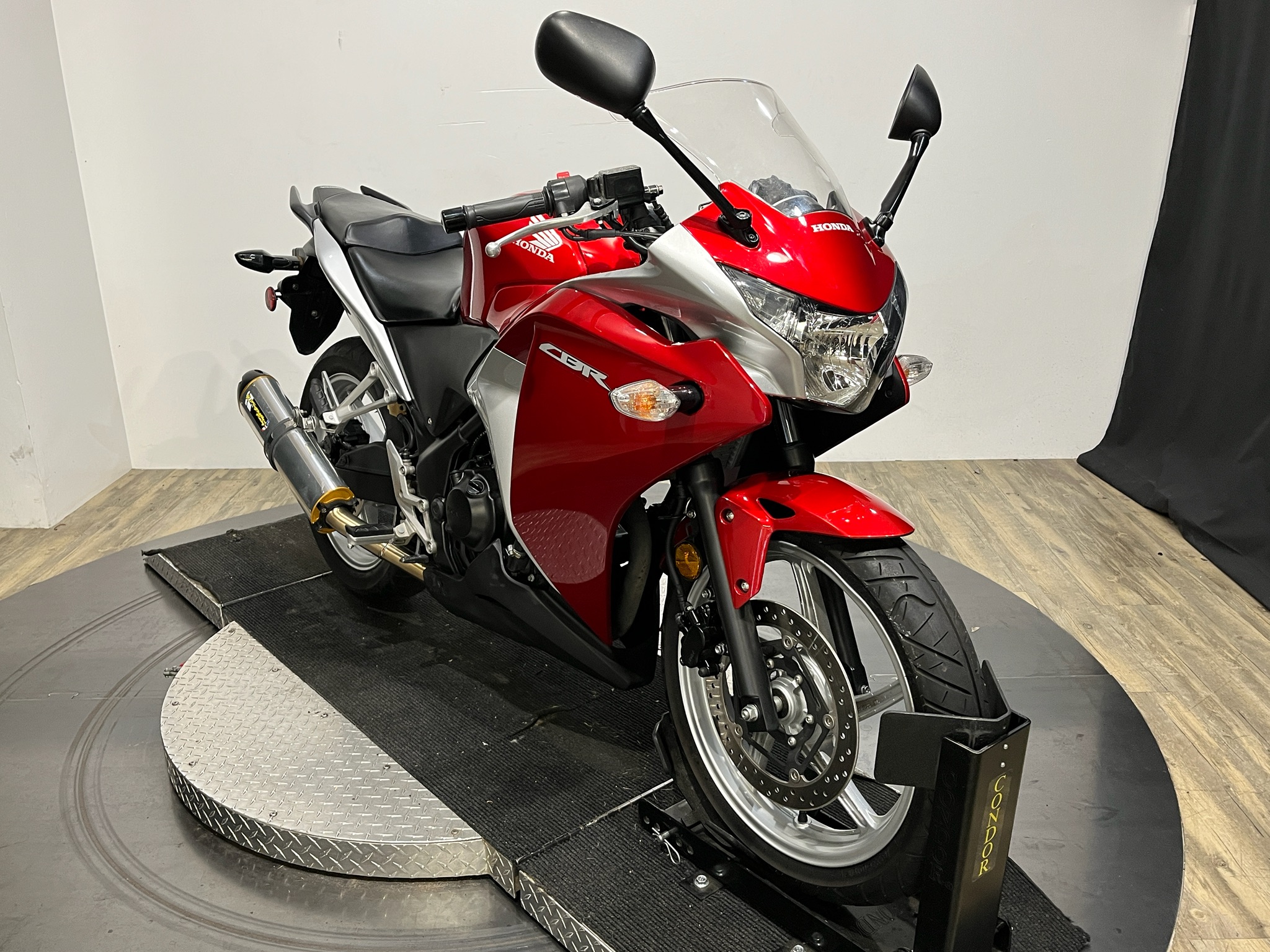2011 Honda CBR®250R 9