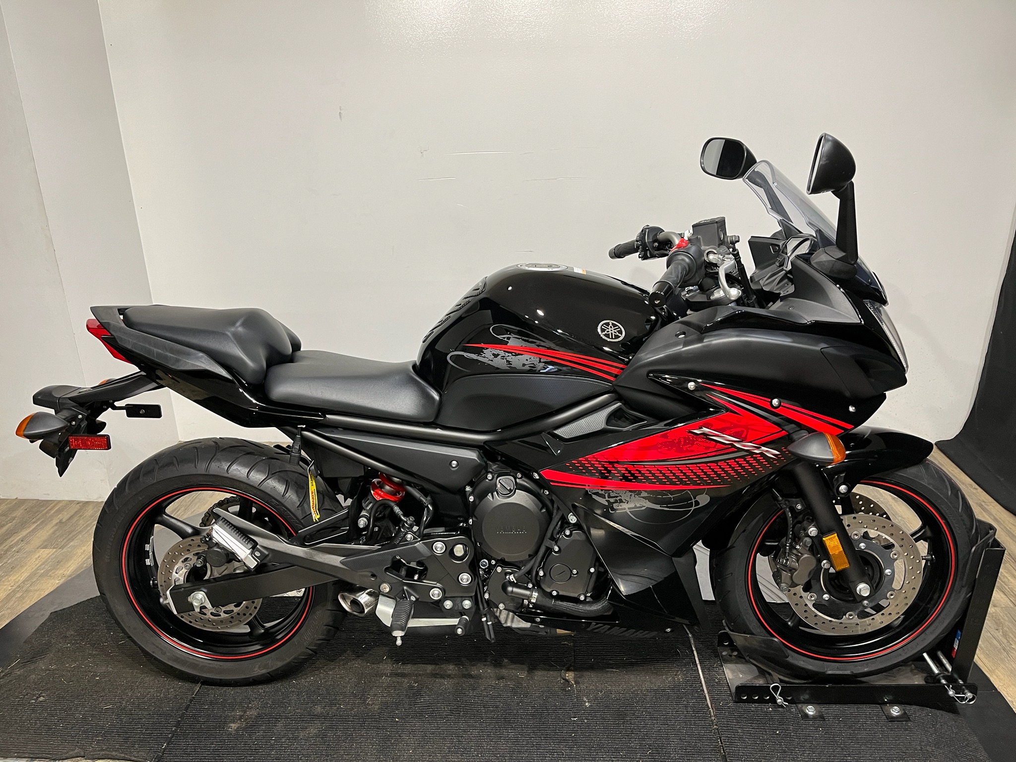 2012 Yamaha FZ6R photo 9