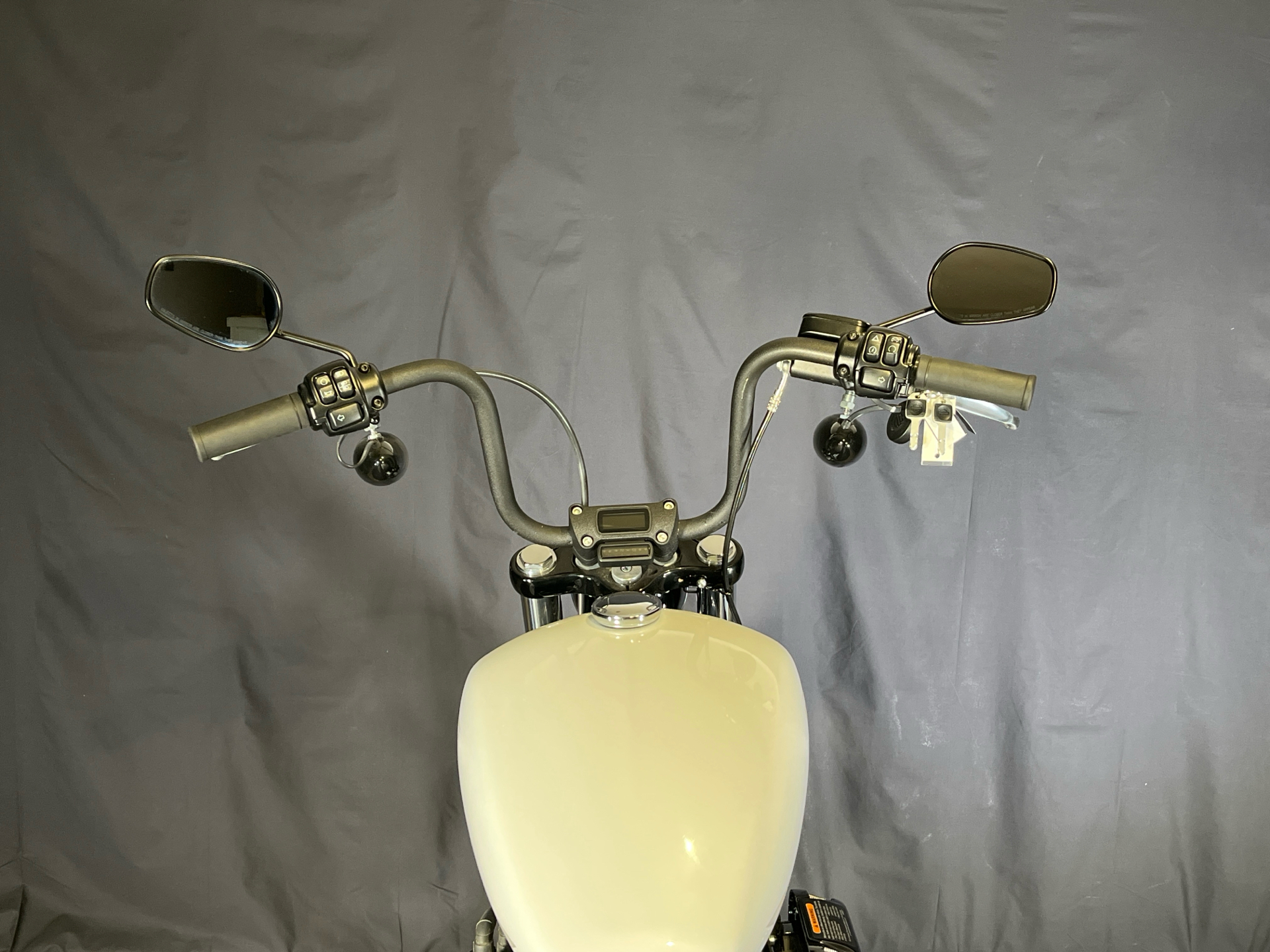 AMF Harley-Davidson スリムタンク ホワイト AMF Harley-Davidson スリムタンク ホワイト ハーレー