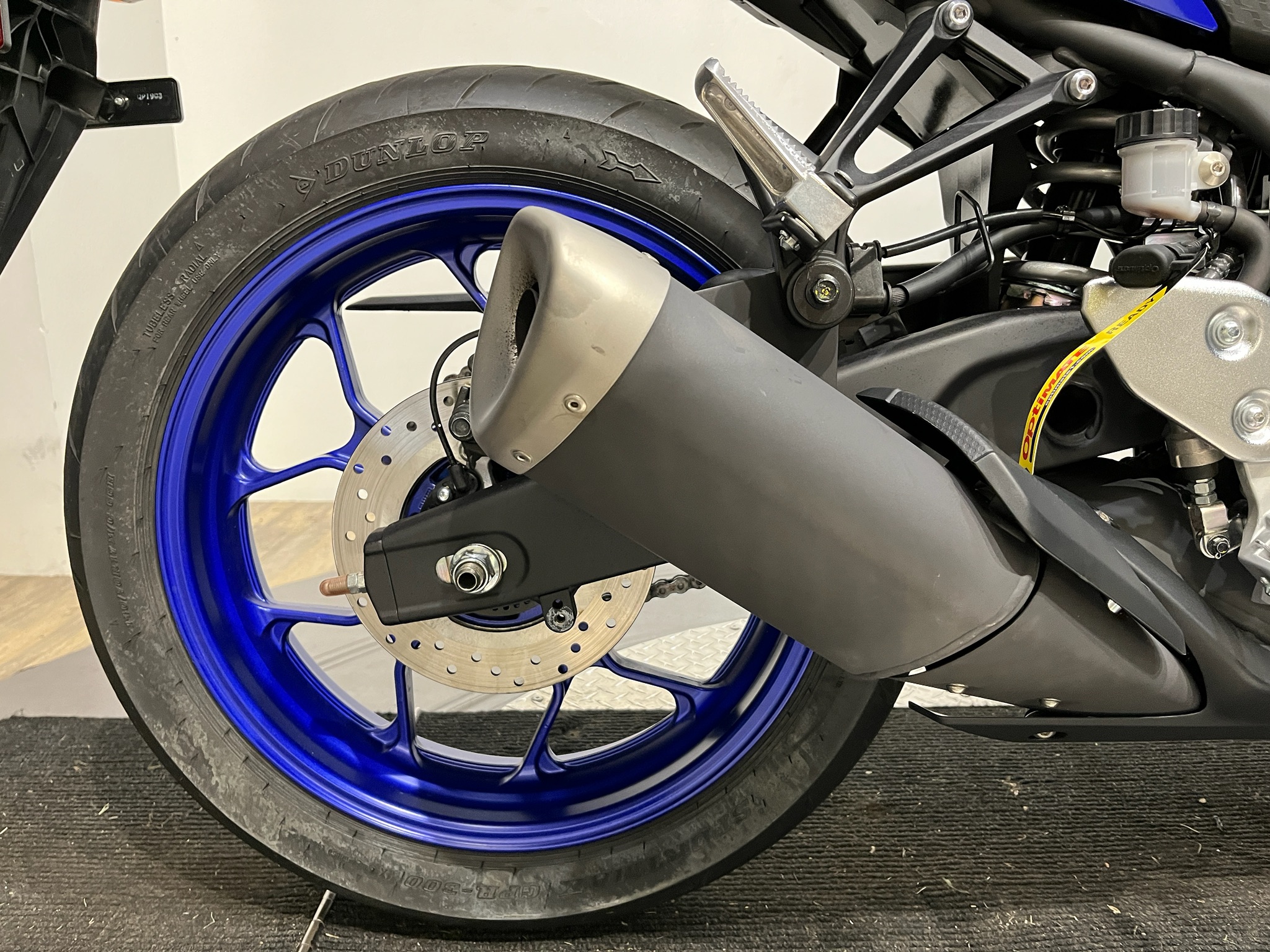 2024 Yamaha YZF-R3 photo 5