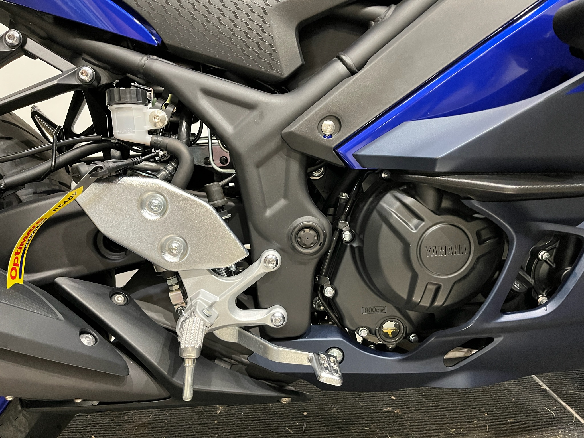 2024 Yamaha YZF-R3 photo 6