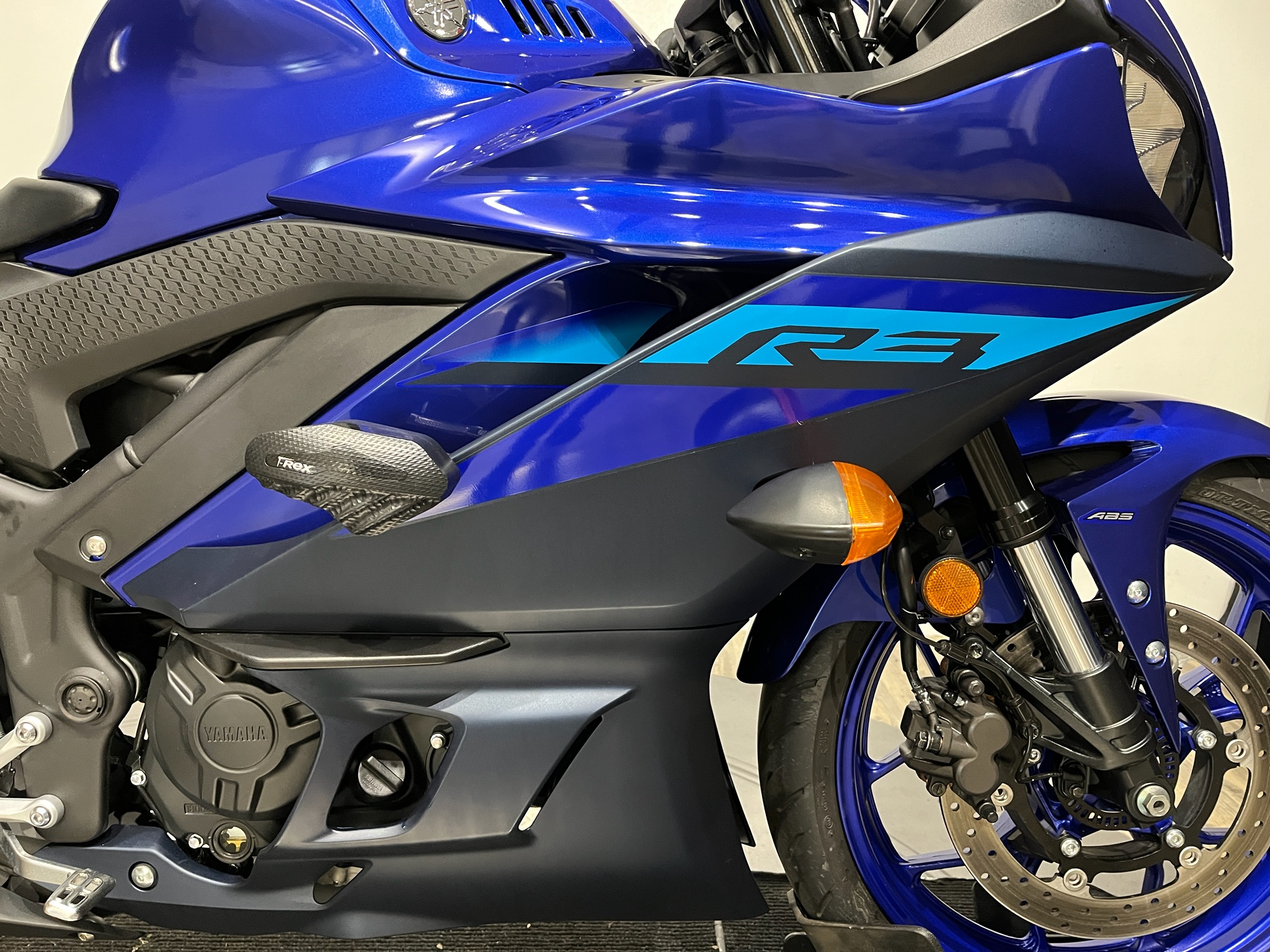 2024 Yamaha YZF-R3 photo 7