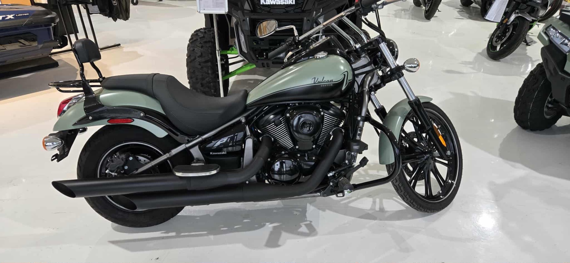 2023 Kawasaki Vulcan 900 Custom 3