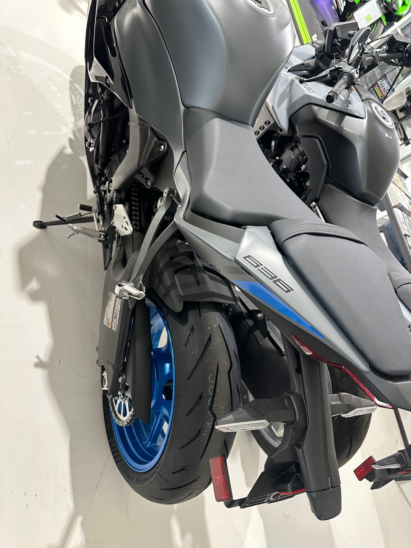 2026 Kawasaki Ninja® ZX-6R 5