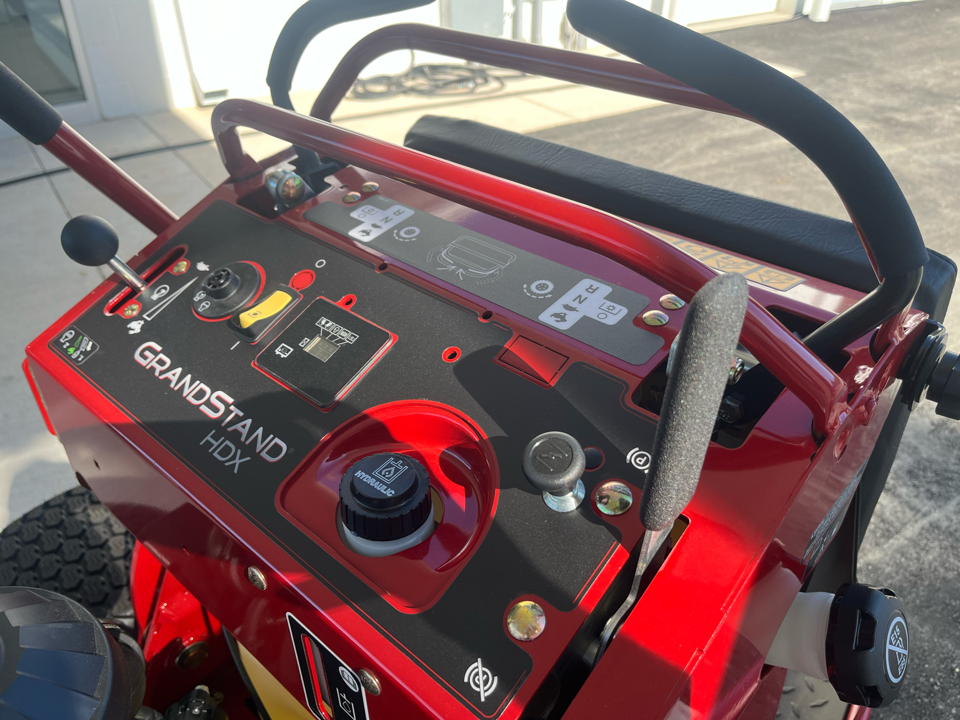 New 2024 Toro GrandStand HDX 60 in. Kawasaki FX921 31 hp, Clover