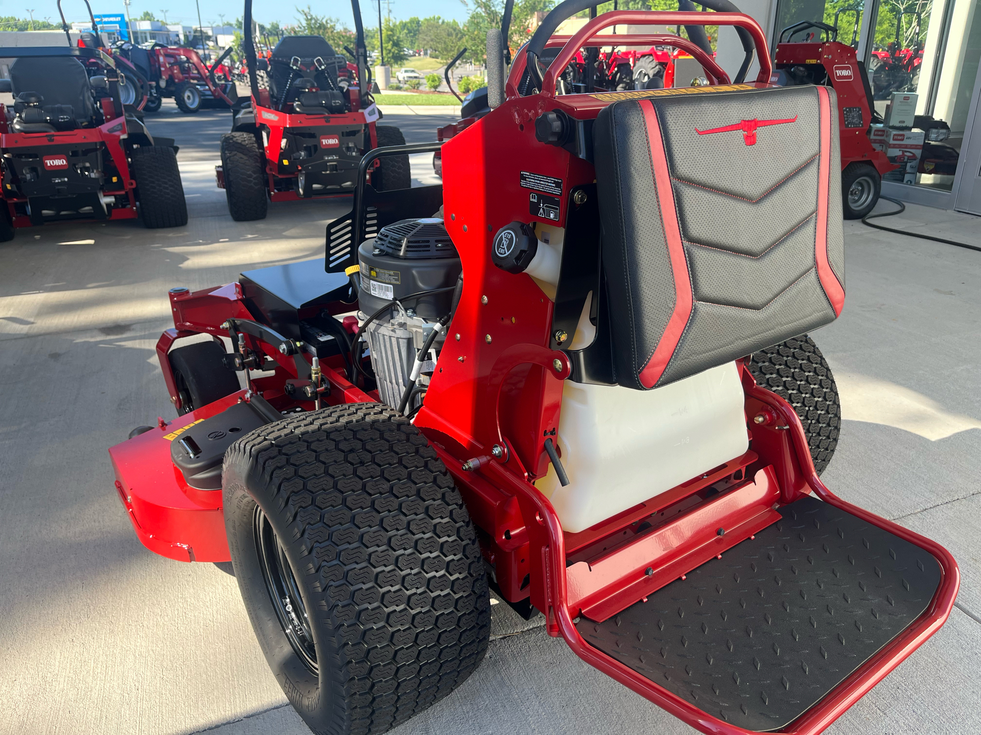 New 2024 Toro GrandStand HDX 60 in. Kawasaki FX921 31 hp, Clover