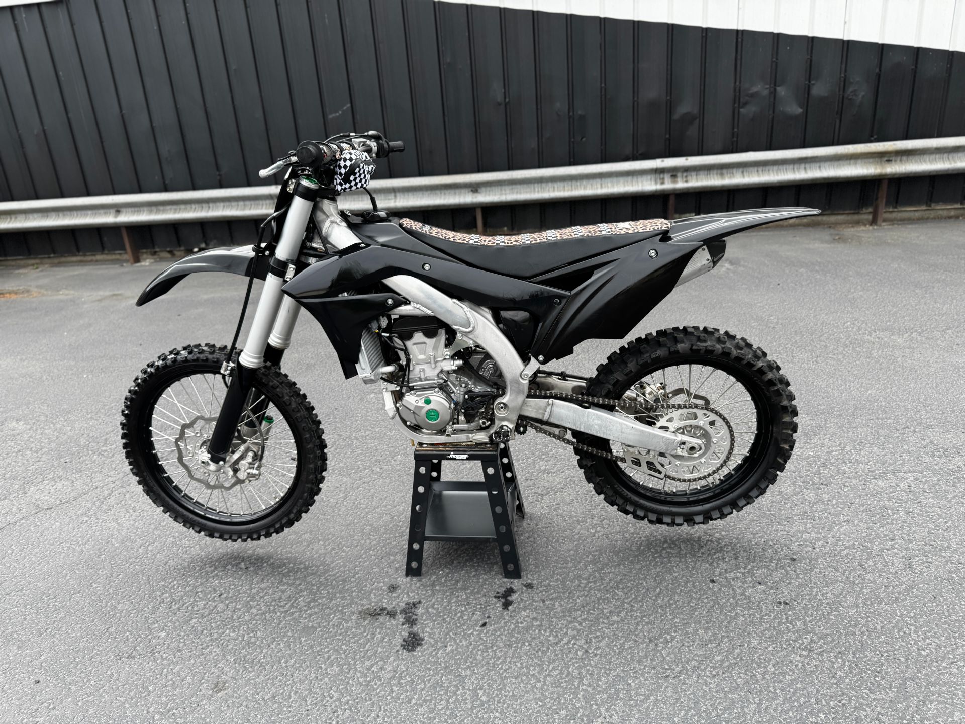2017 Kawasaki KX450F 6