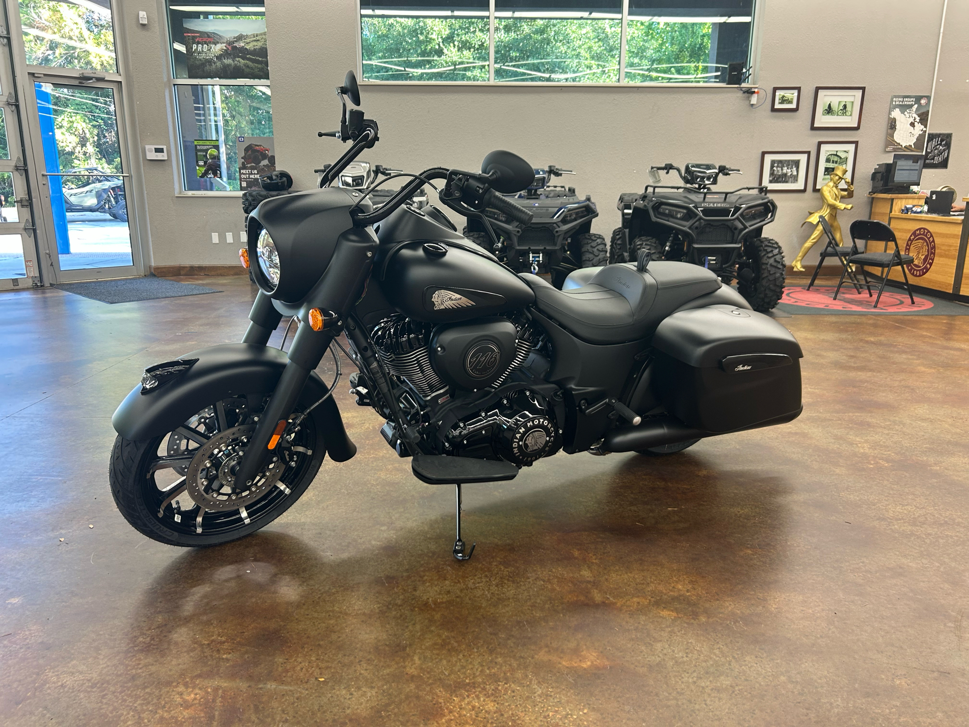 New 2025 Indian Motorcycle Springfield® Dark Horse® | Motorcycles