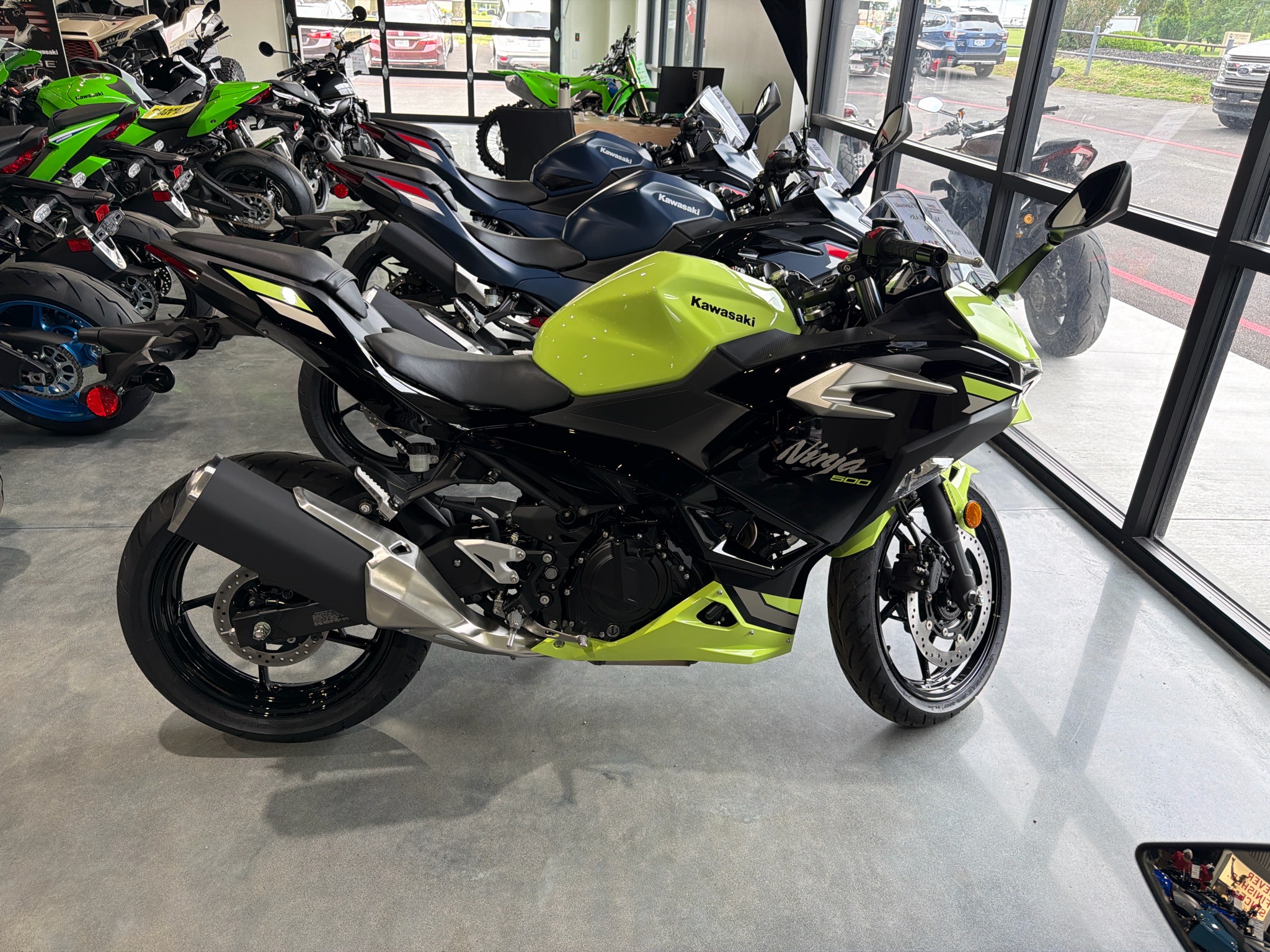 2026 Kawasaki Ninja® 500 ABS 1