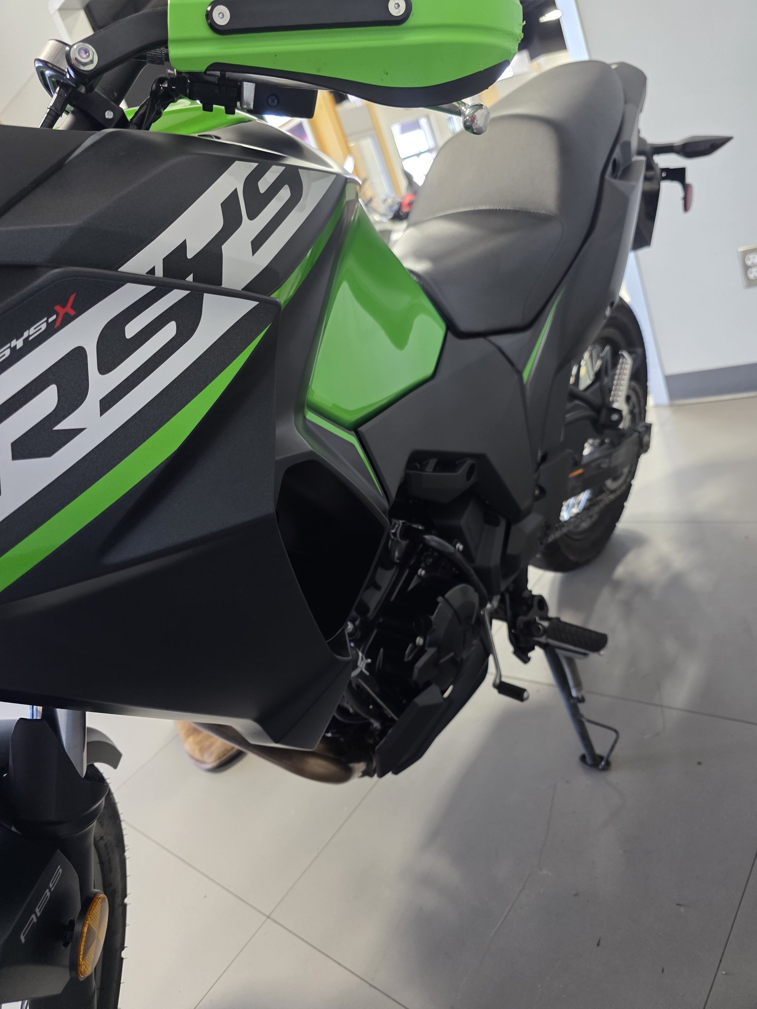 2025 Kawasaki Versys®-X 300 ABS 7
