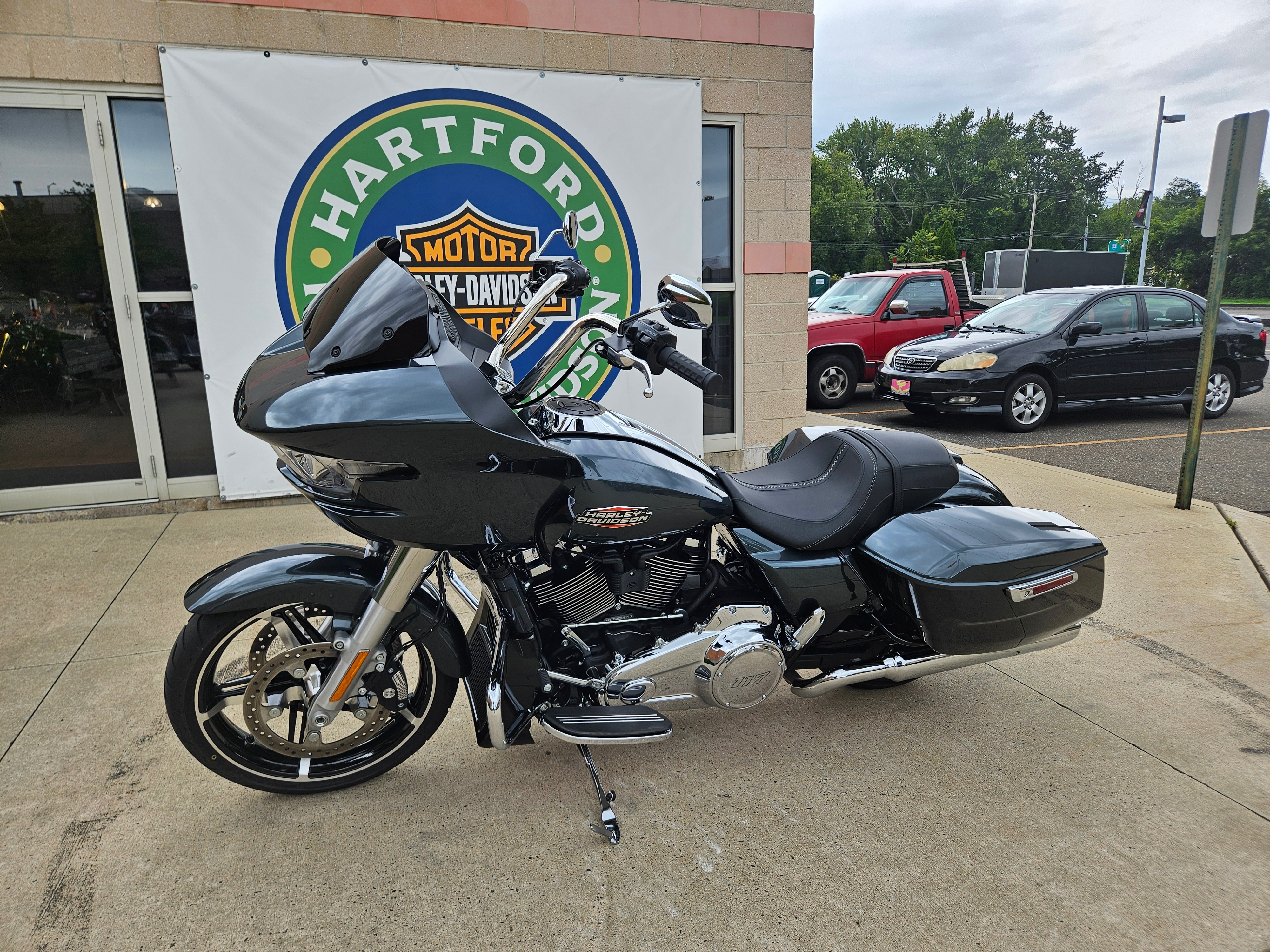 2025 Harley-Davidson Road Glide® 1